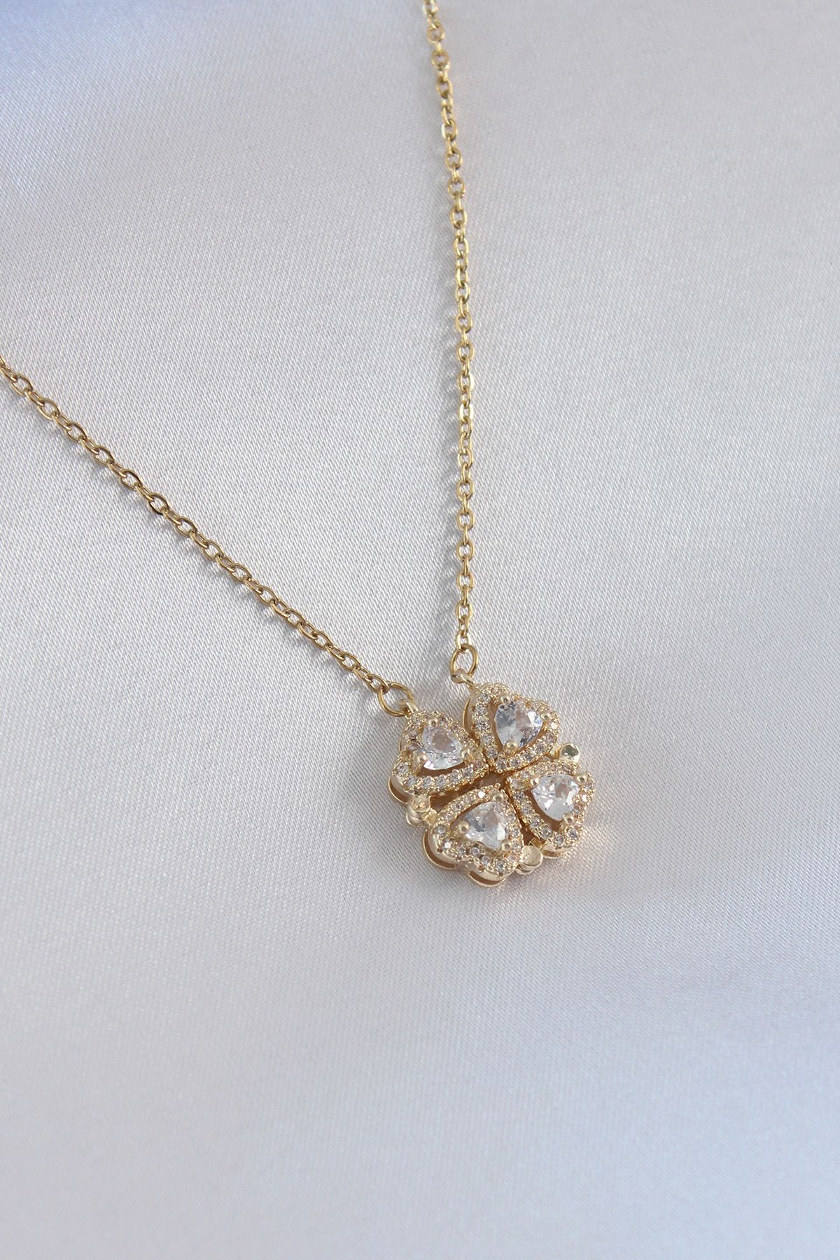 callerrons accessories Açılır Yonca Model Zirkon Taşlı Gold Renk Kadın Kolye - BKO7229-ST
