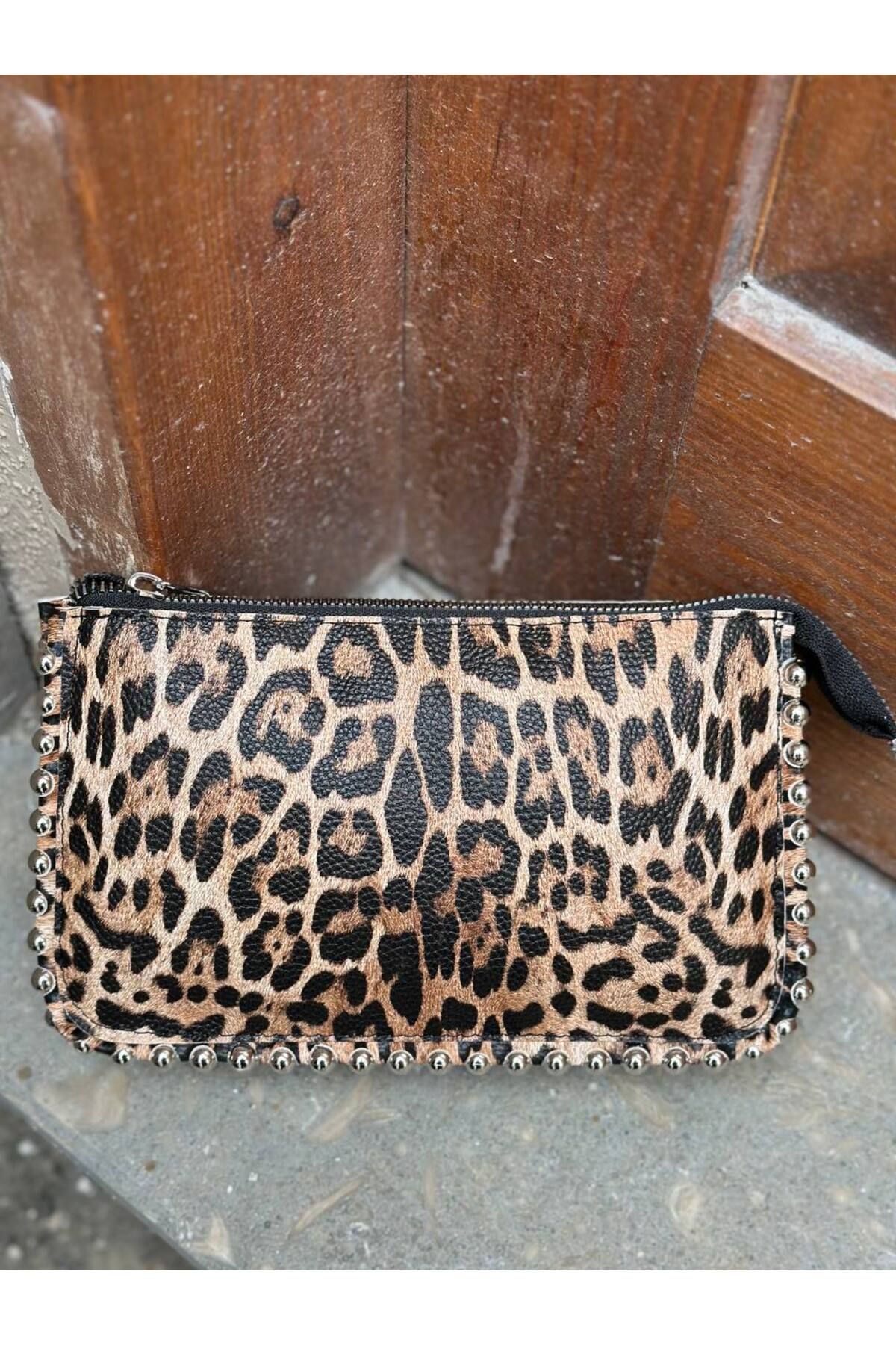moda paketi Leopar Desenli Zincir Askılı Şık Kadın Çanta – Zımba Detaylı