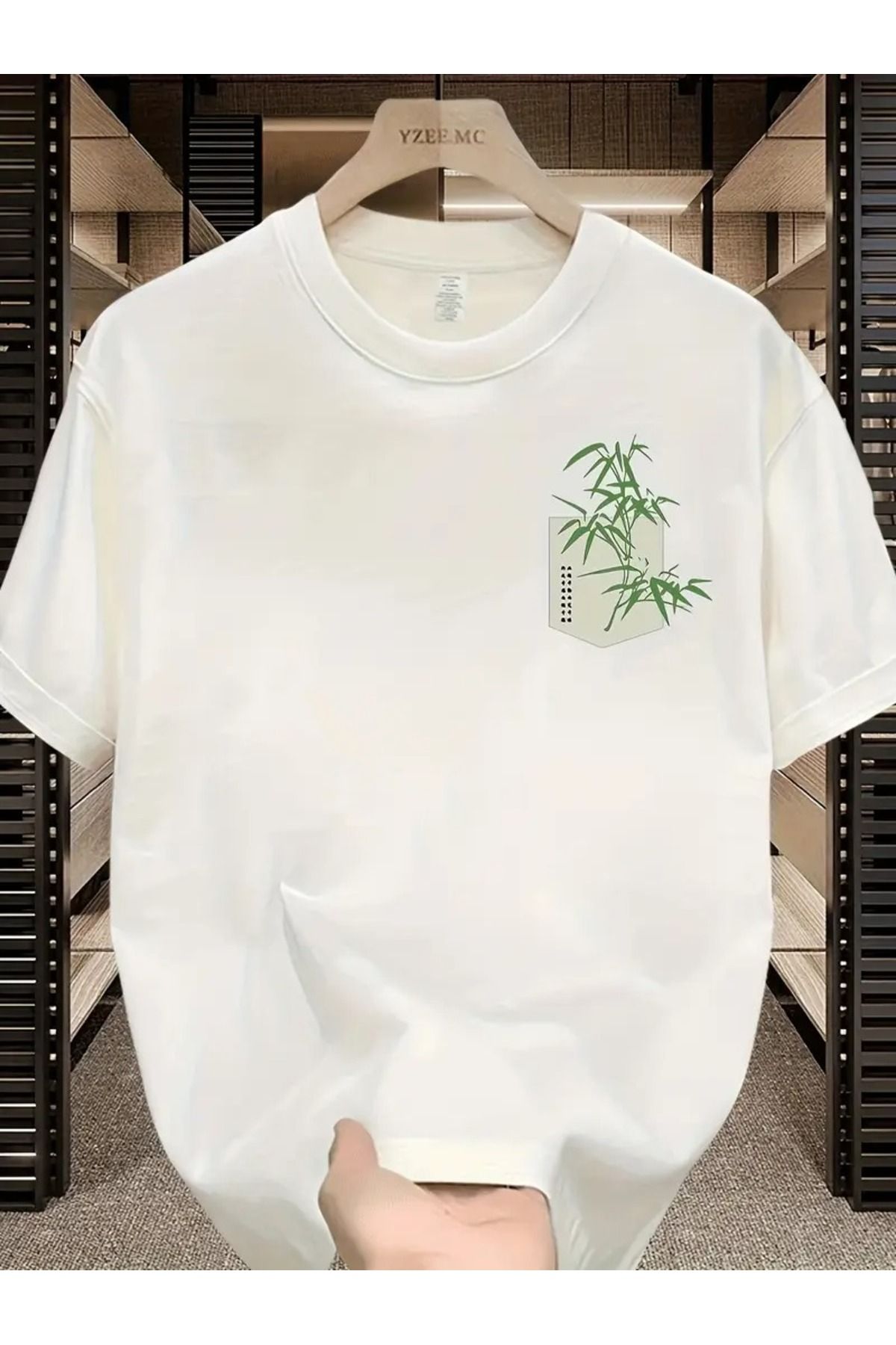 Sweetline Beyaz Oversize Tişört – Cep Üstü Bambu Bitkisi Baskılı Unisex Model