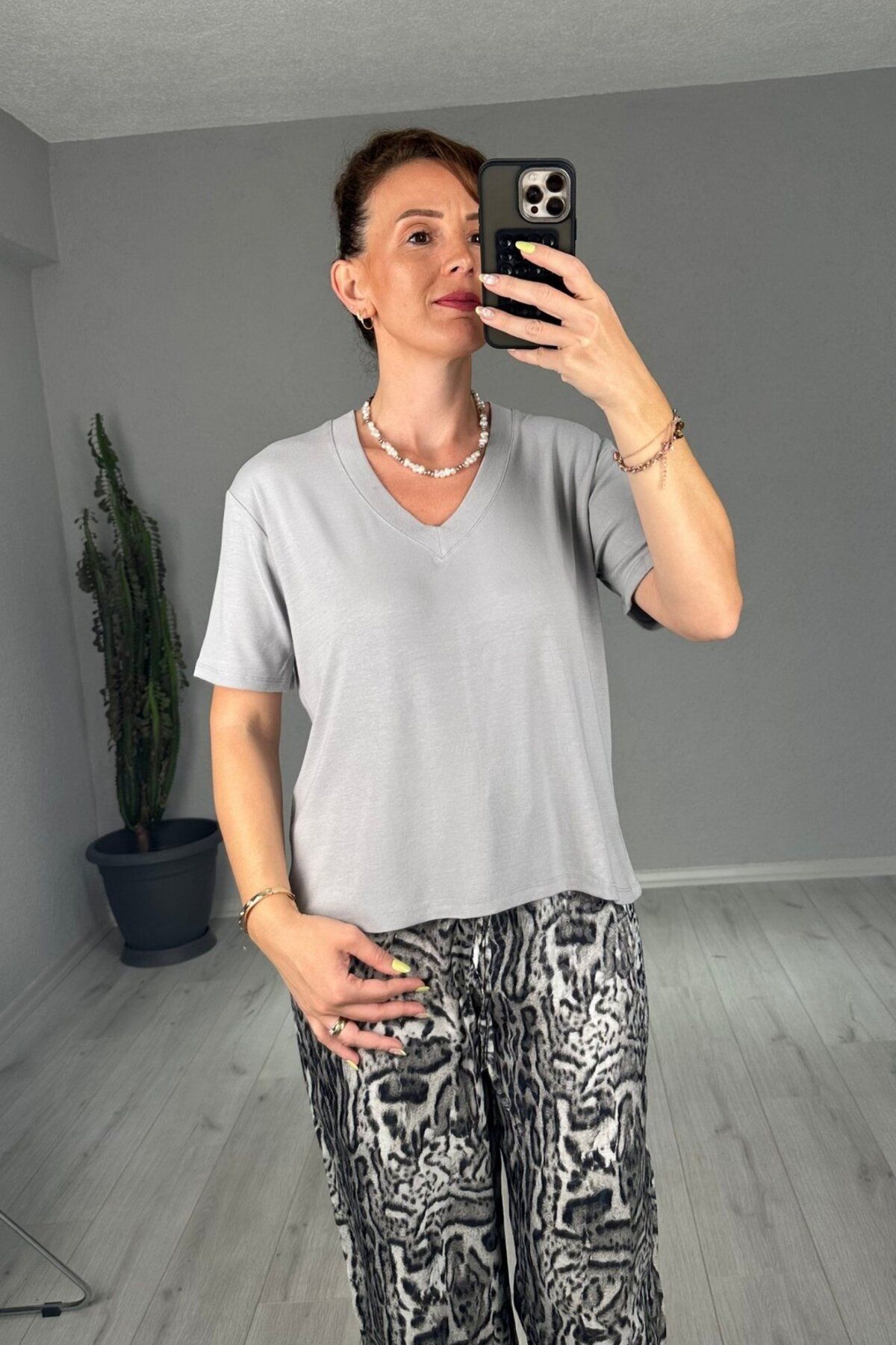 lady special Modal Kumaş V Yaka Basic Tişört