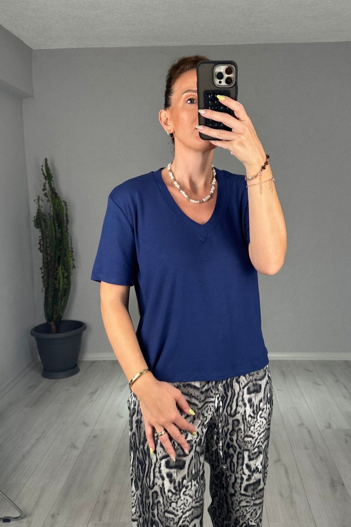 lady special Modal Kumaş V Yaka Basic Tişört