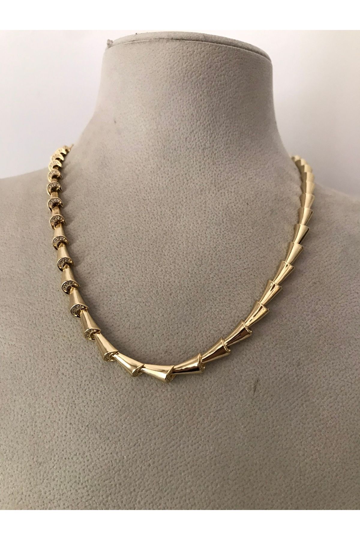 shop FLORA MODEL TAŞLI PARLAK GOLD RENK KARARMAZ PASLANMAZ ÇELİK KOLYE