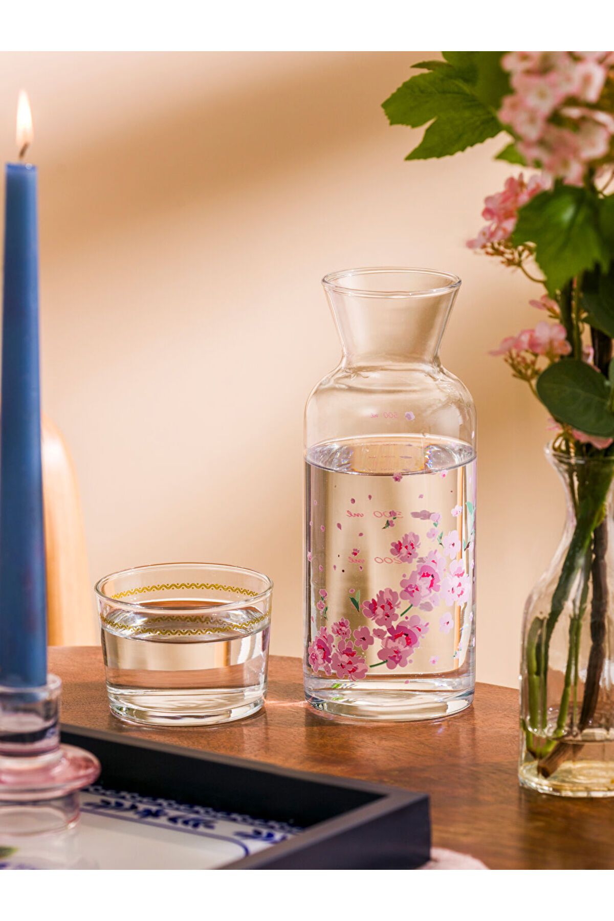 LC Waikiki Karişik Çiçek Baskılı Cam Sürahi 700 ml