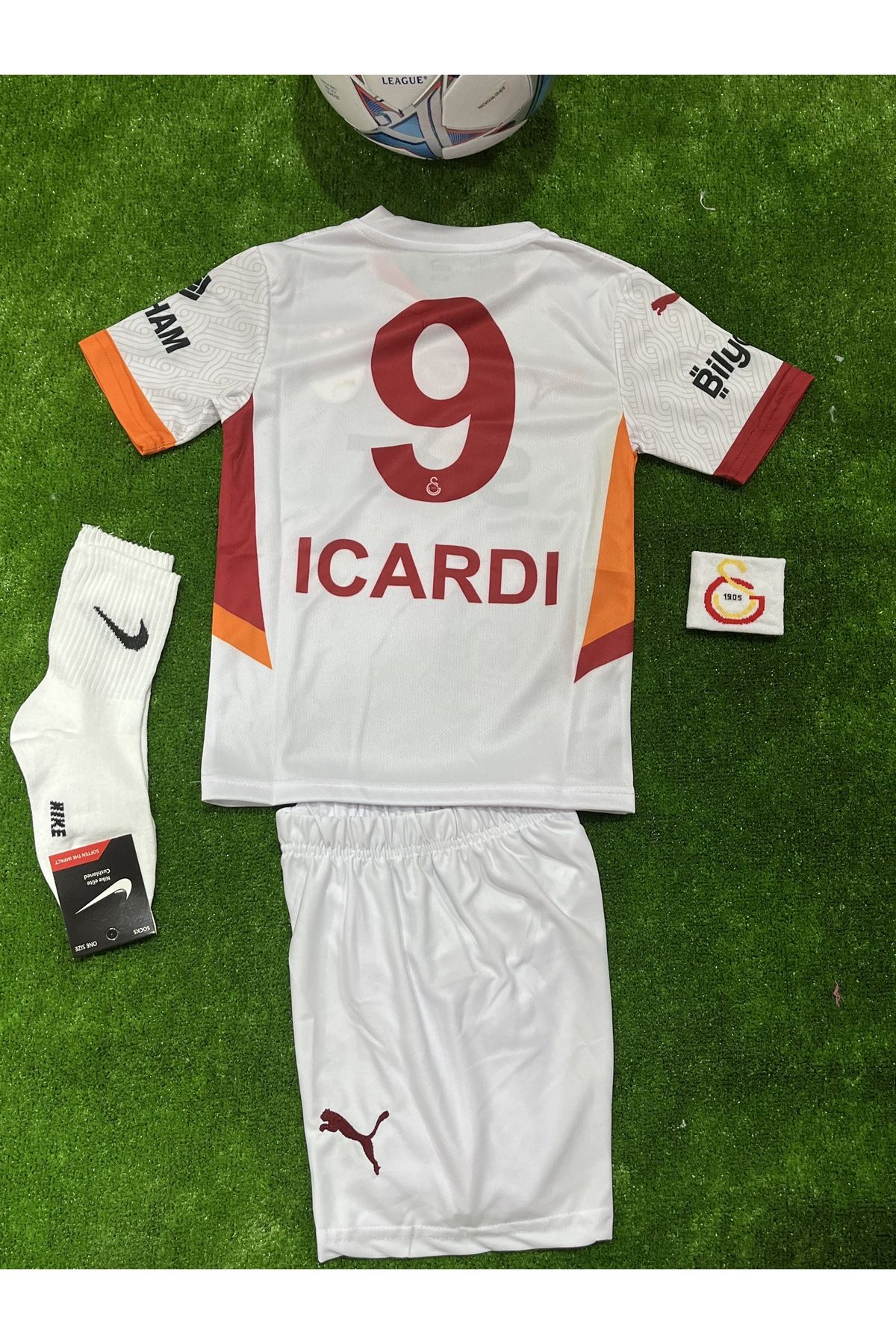 Nevruz 4'lü Set Forma Şort Çorap Bileklik // Galatasar y\ \\ Beyaz Renk Çocuk I.c.a.r.d.i_Forma