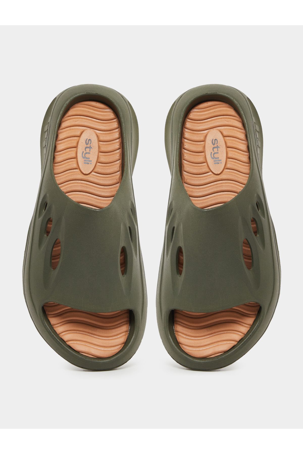 Styli-Plain Cut Out Chunky Slides 5