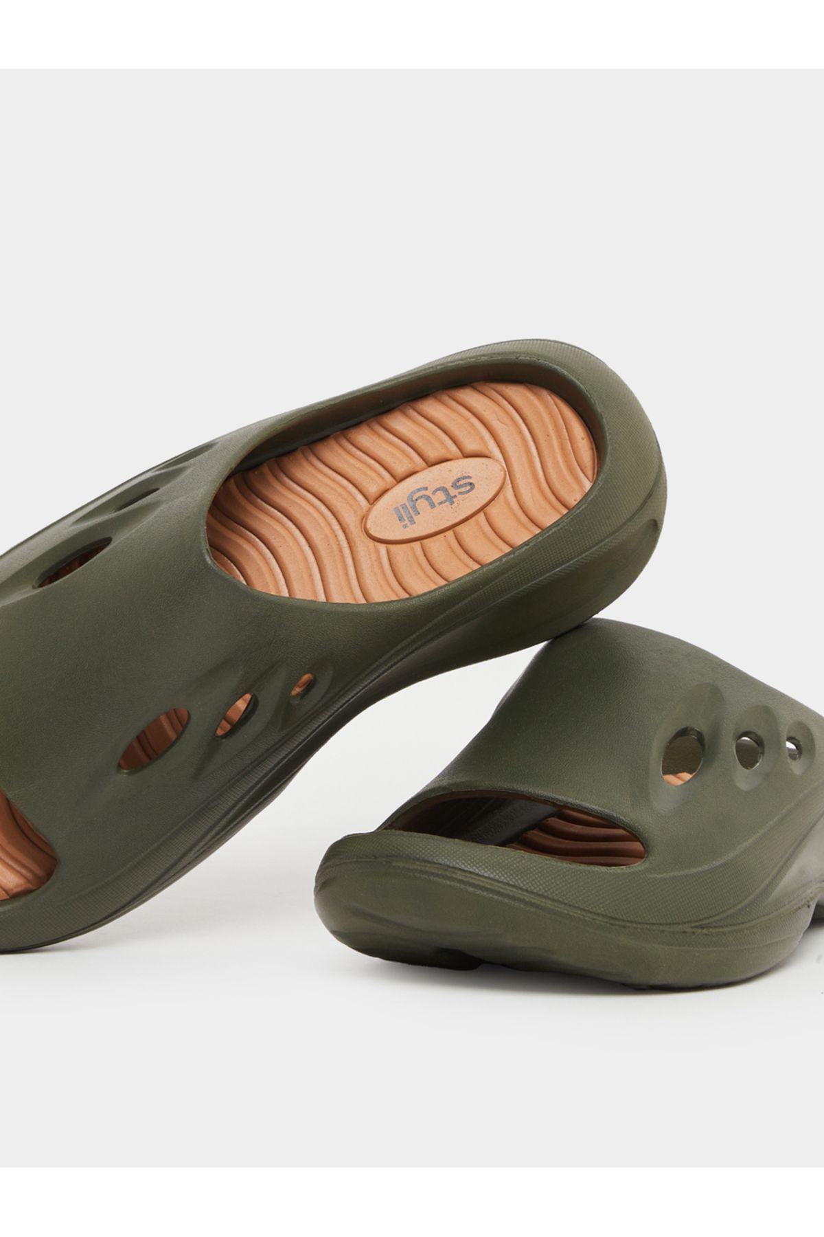 Styli-Plain Cut Out Chunky Slides 3