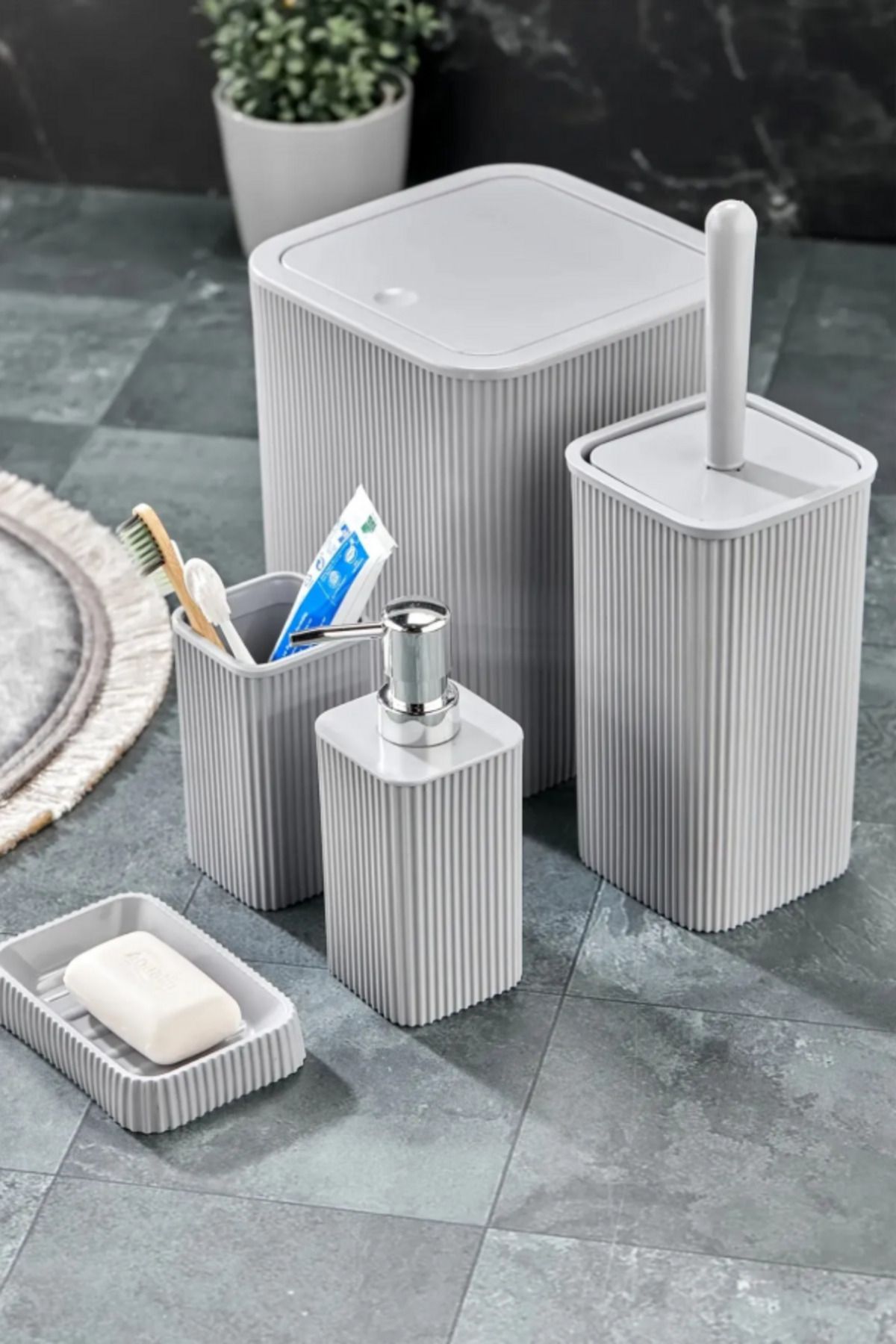 Roslyn Home Banyo Seti, 5 Parça Banyo Seti, Çöp Kovalı Sabunluklu 5 Parça Banyo Takımı, Lüks Çizgili Banyo Seti