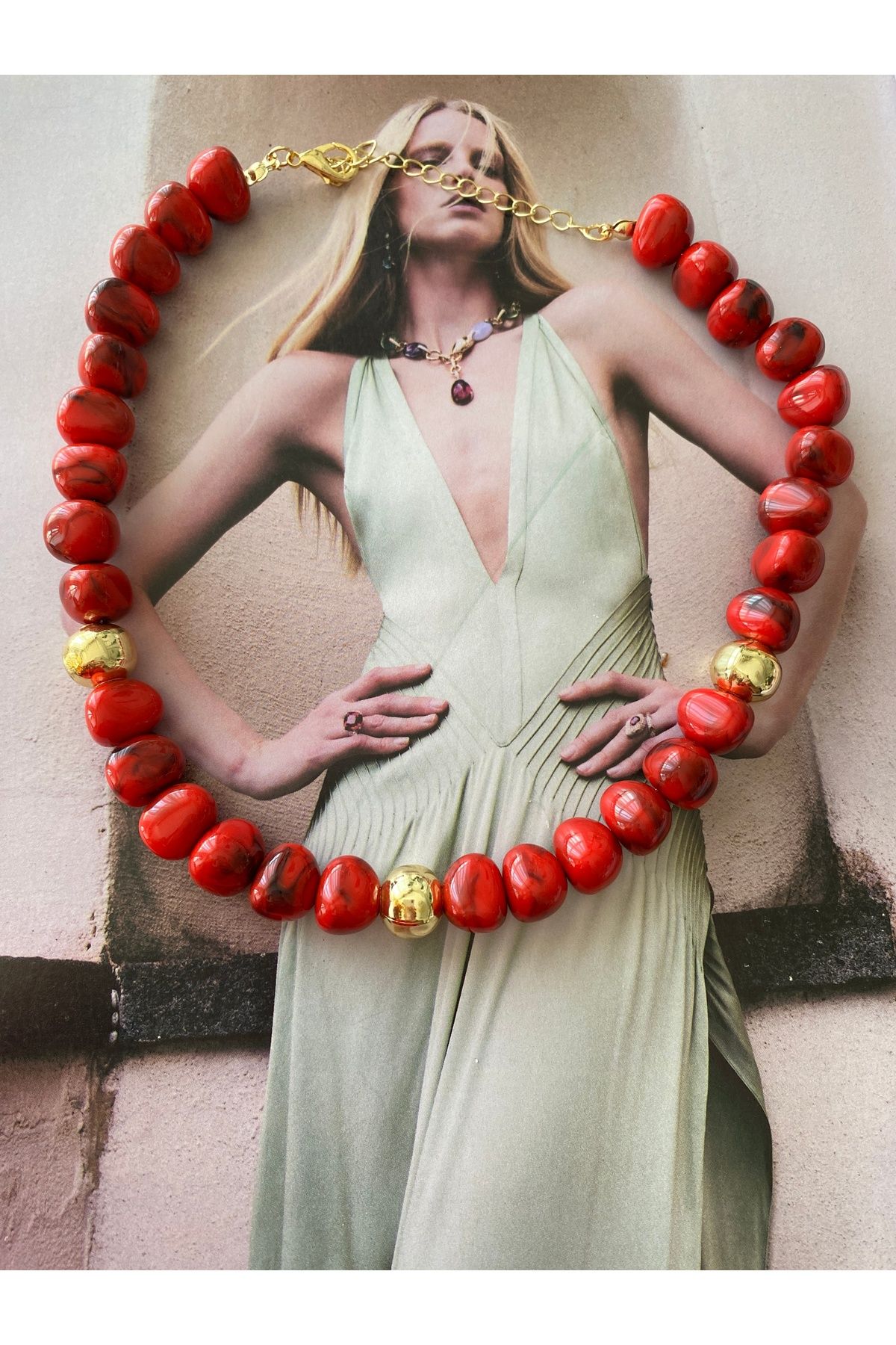 Pinery Jewels Kırmızı İri Boncuklu Yazlık Kadın Kolye – Modern ve Şık Tasarım