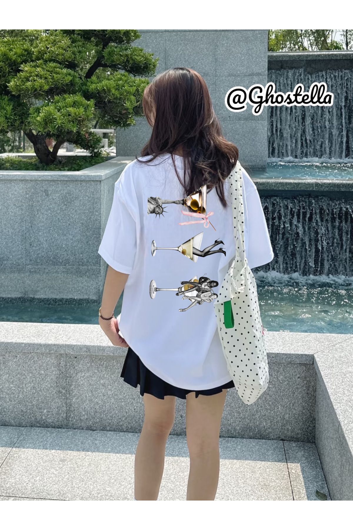 Minga London Beyaz Cocktail Baskılı Oversize Unisex Tshirt - Ghostella