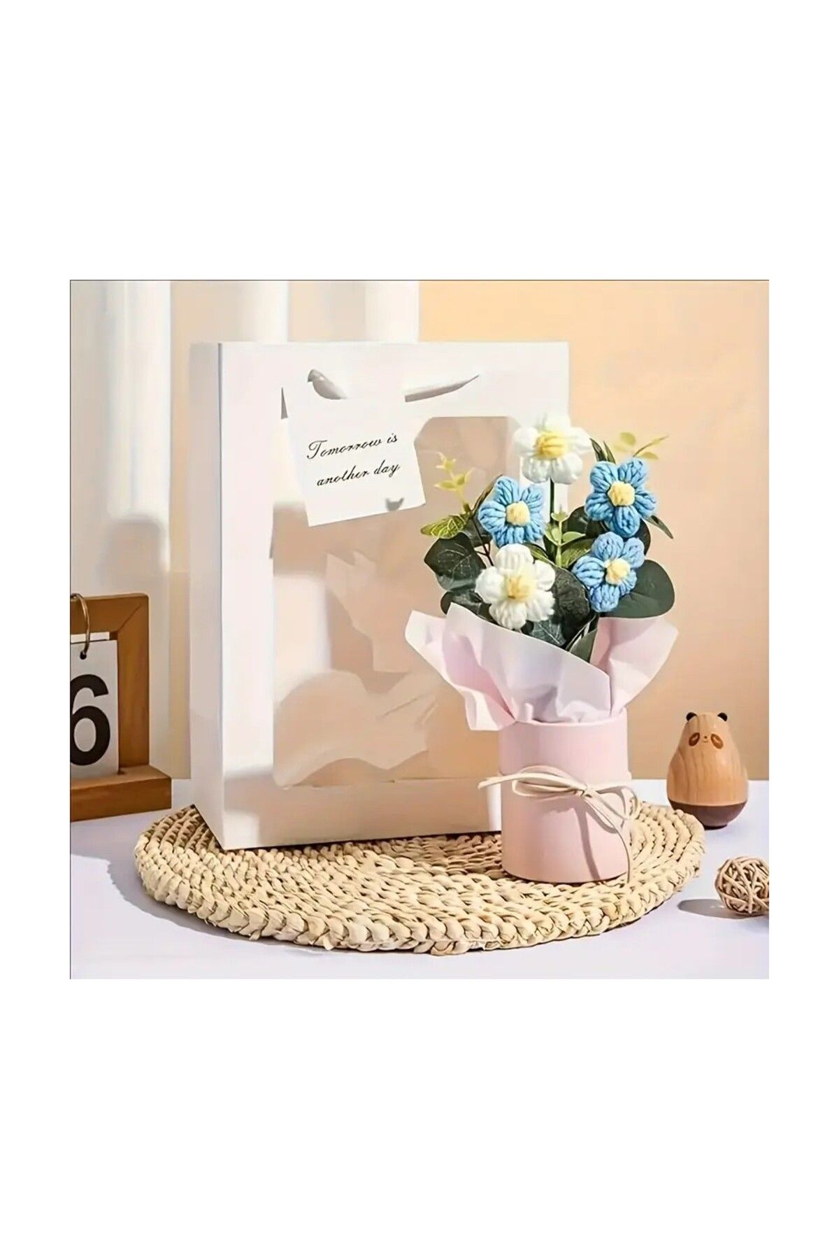 hediye El Yapımı Örgü Buketi Pembe Vazo ile 5 Örgü Çiçeği, Peluş, Taşıma Çantalı 20 cm