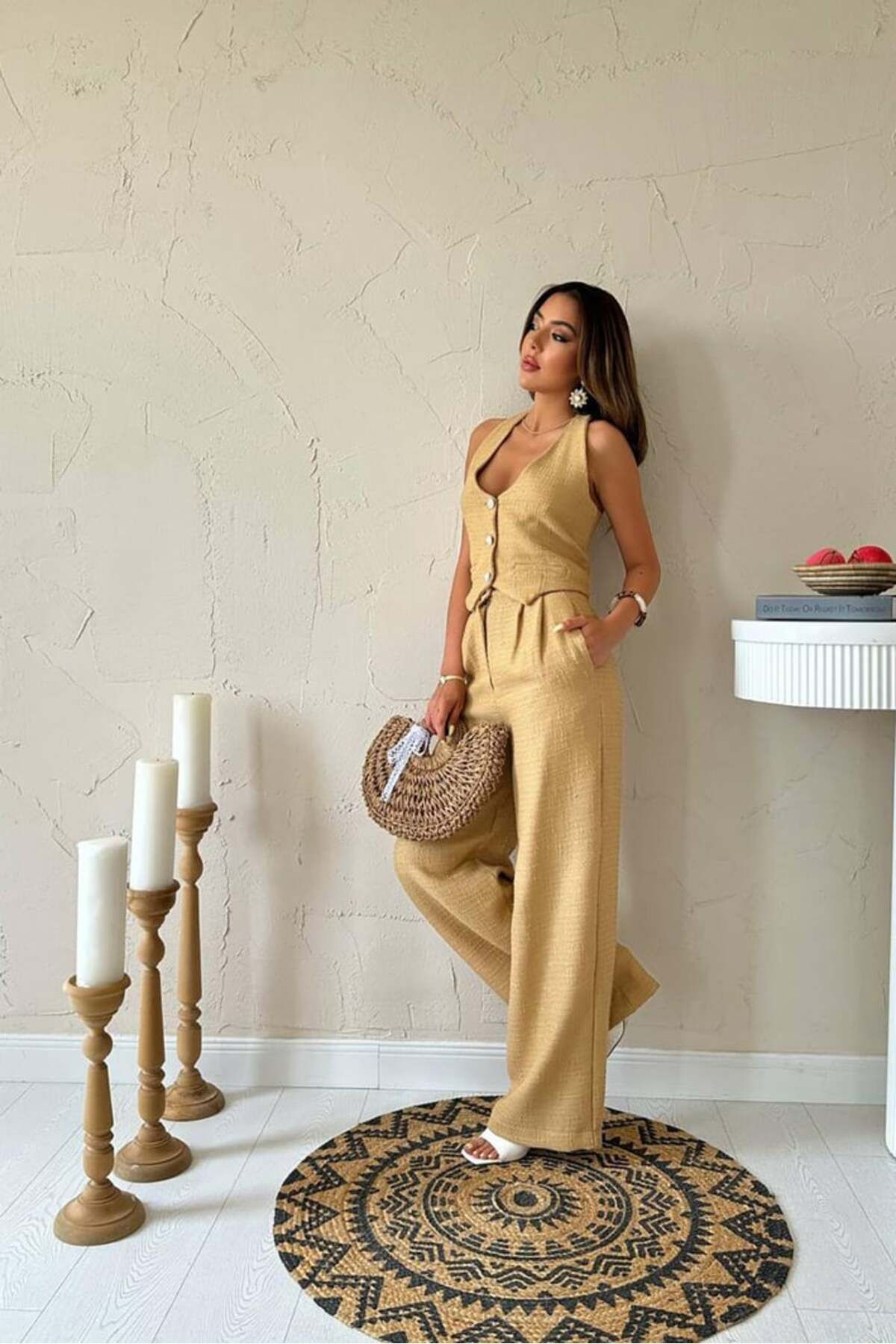 Castivo Fashion Düğme Detaylı Halter Yaka Kolsuz Yelekli Kadın Takım