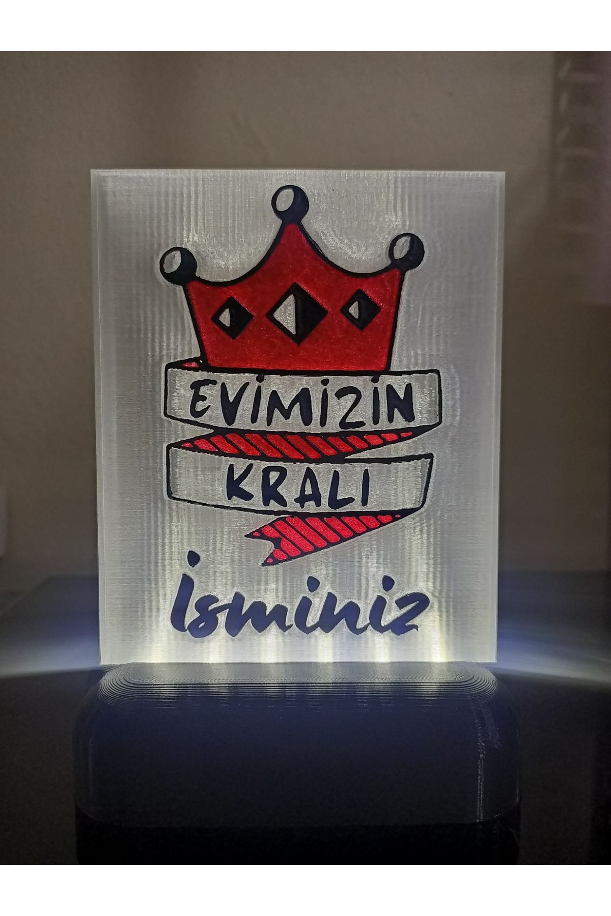 DÖNÜŞÜM ATÖLYESİ Kişiye Özel İsimli Babaya Hediyelik Kablolu Led Lamba - M3 - Evimizin Kralı - Beyaz Işıklı