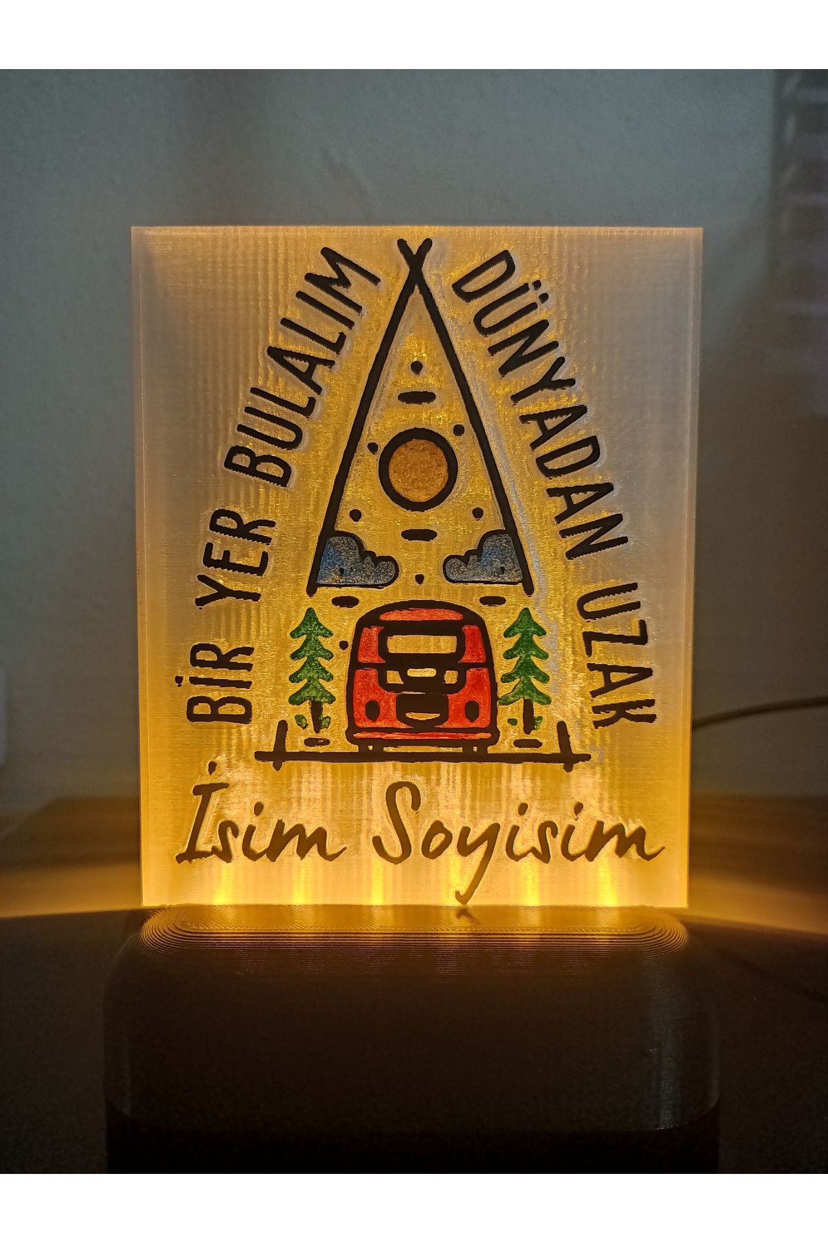 DÖNÜŞÜM ATÖLYESİ Kişiye Özel İsimli Hediyelik Kablolu Led Lamba - M2 - Bir Yer Bulalım Dünyadan Uzak - Amber Işıklı