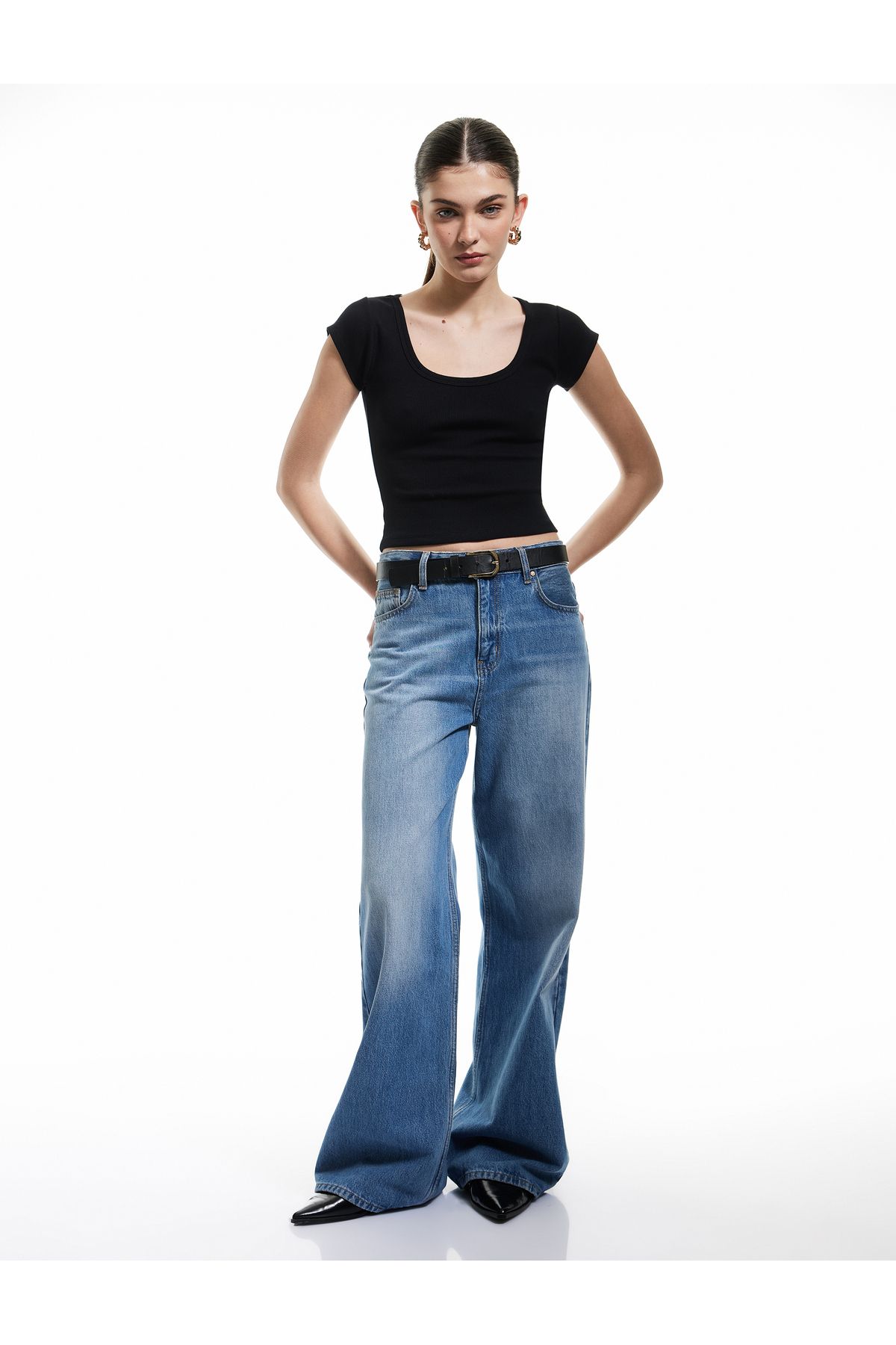 Koton Yeni Sezon Pamuklu Slim Fit Kısa Kollu Bisiklet Yaka Tişört
