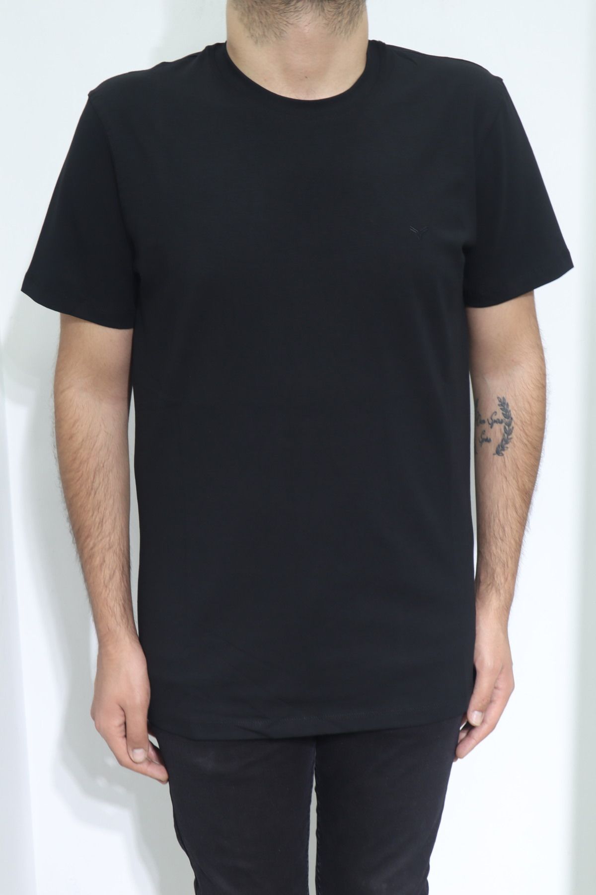 Özhürmet Triko DMC TEKSTİL Erkek Siyah Düz Spor Kesim Rahat Kalıp Bisiklet Yaka T-Shirt