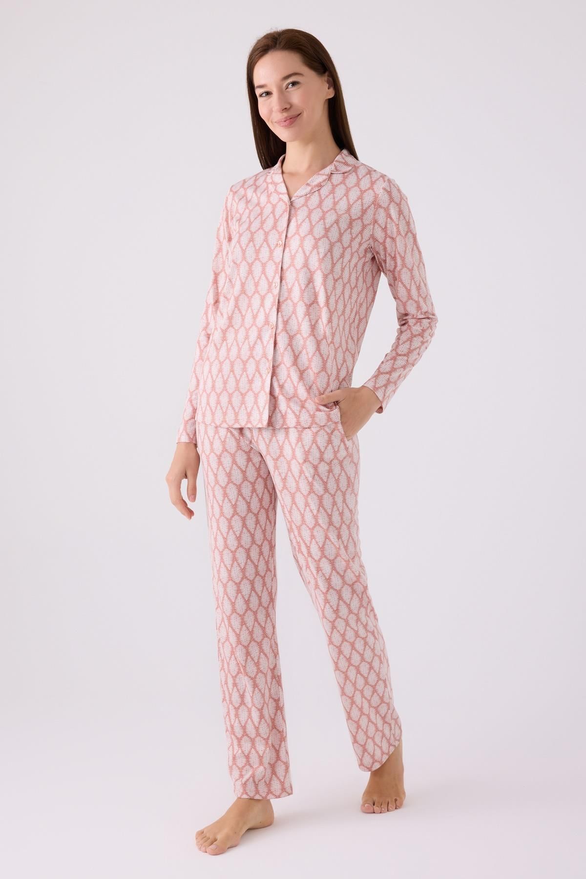 Arnetta Kadın Retro Pembe Pijama Takım, Uzunkol Boydan Düğmeli ve Cepli Kadın Pijama Takım