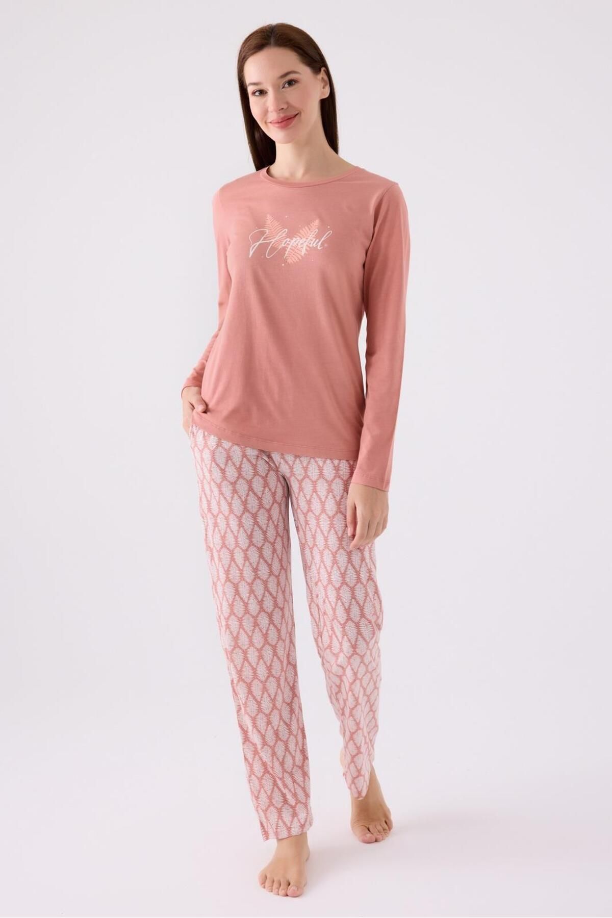 Arnetta Kadın Retro Pembe Pijama Takım, Uzunkol Yuvarlak Yaka ve Cep Detaylı