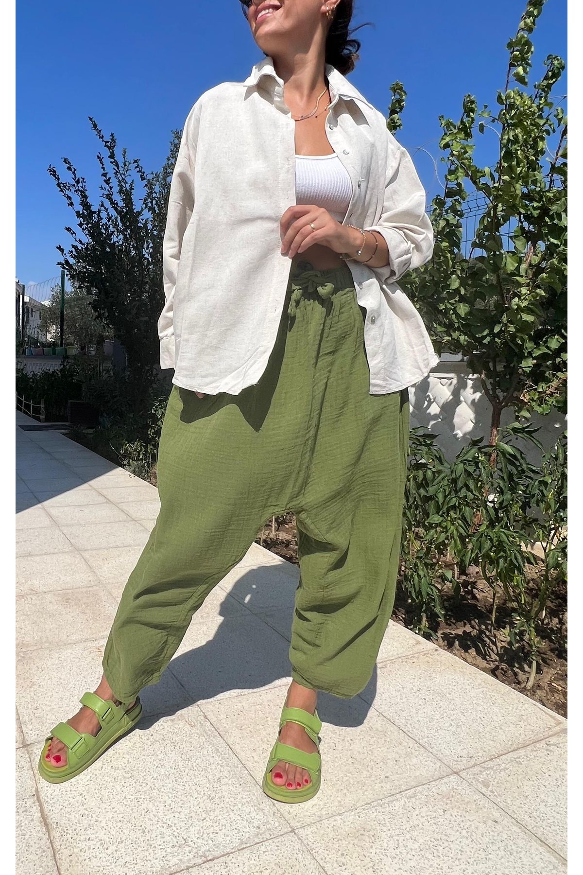 Dresslabtr Müslin Kumaş Beli Lastikli Cepli Fıstık Yeşili Rahat Şalvar