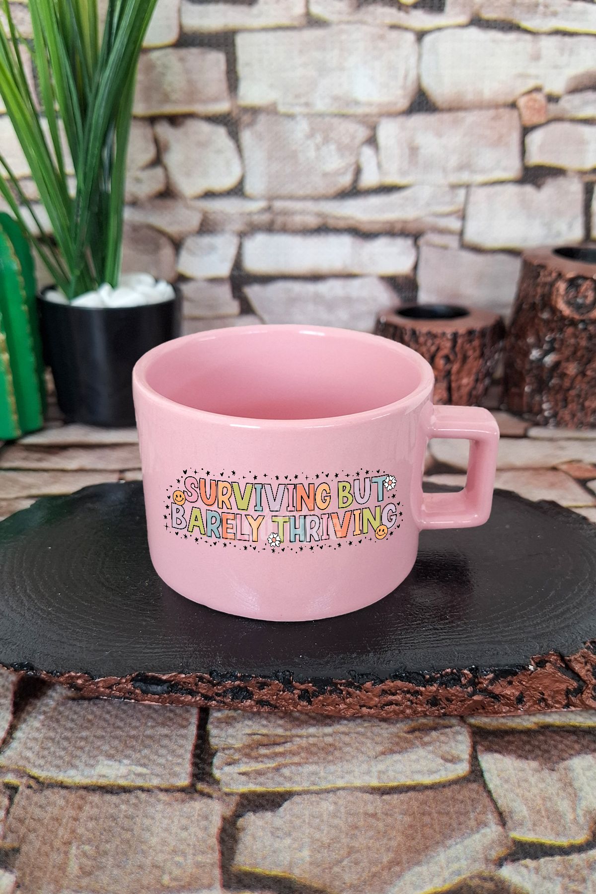 qoeuyl boutique Surviving, but barely thriving Komik Kare Kulplu Fincan Pembe Kupa Bardak