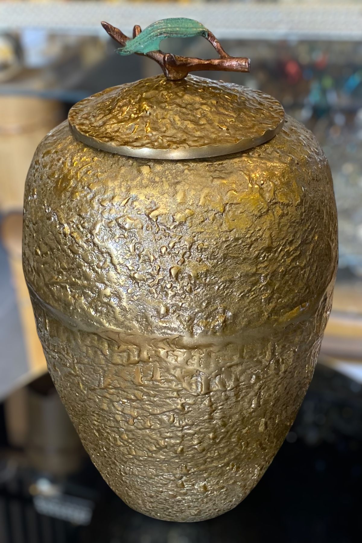 LEMİ DEKORASYON Döküm Yaprak Detaylı Kapaklı Bronz Küp