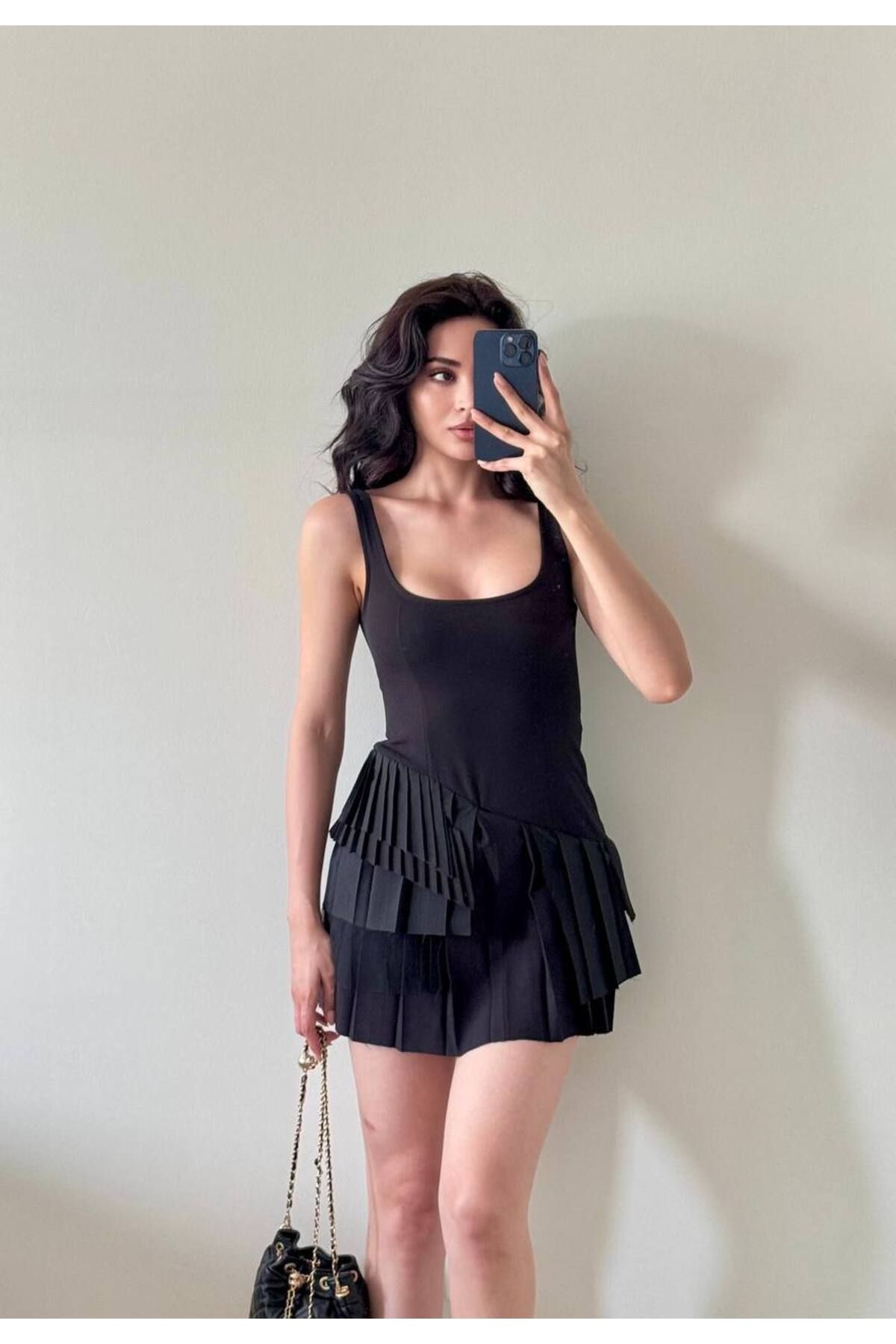 LOCH BUTİK Kadın Siyah Eteği Tüllü Şortlu Piliseli Mini Elbise