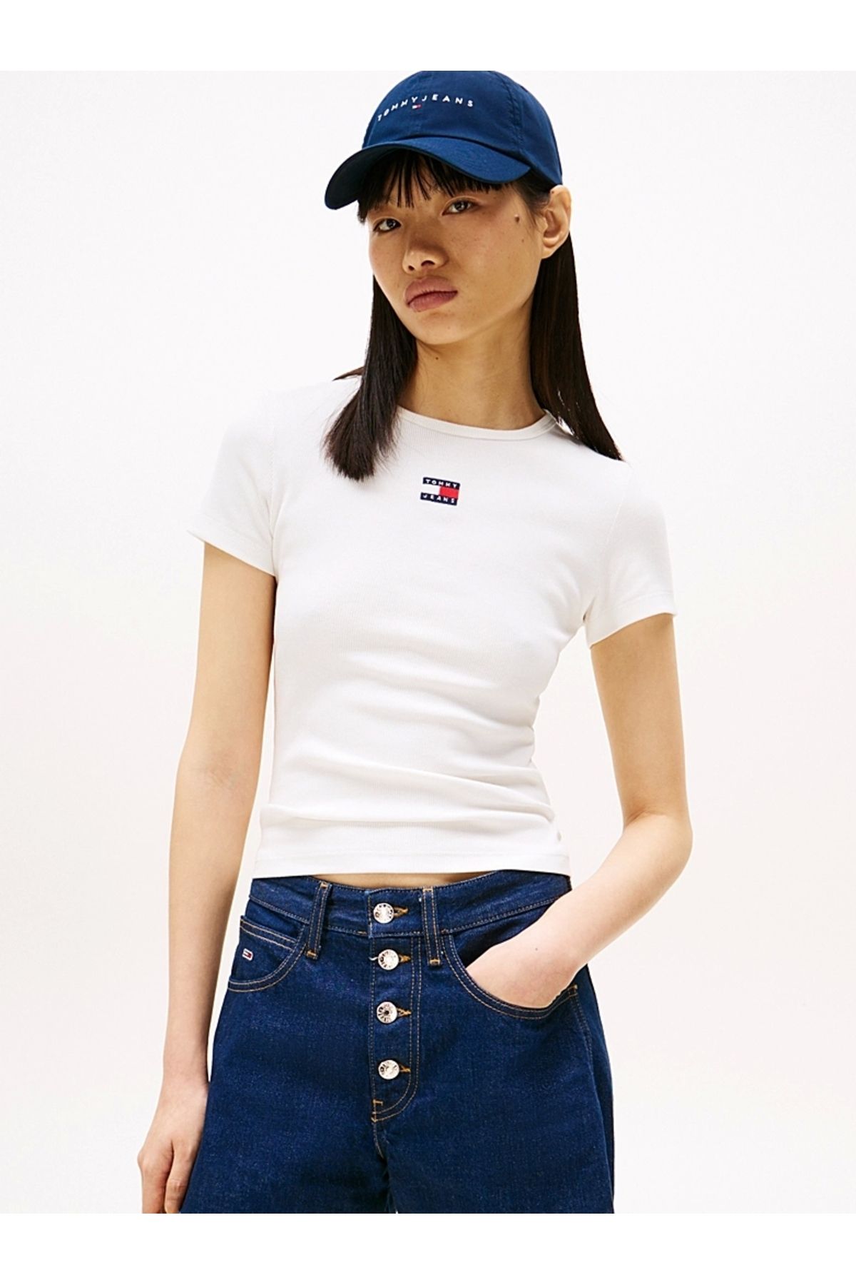 Tommy Jeans TJW SLIM BADGE RIB TEE Kadın Beyaz T-shirt DW0DW17881YBL
