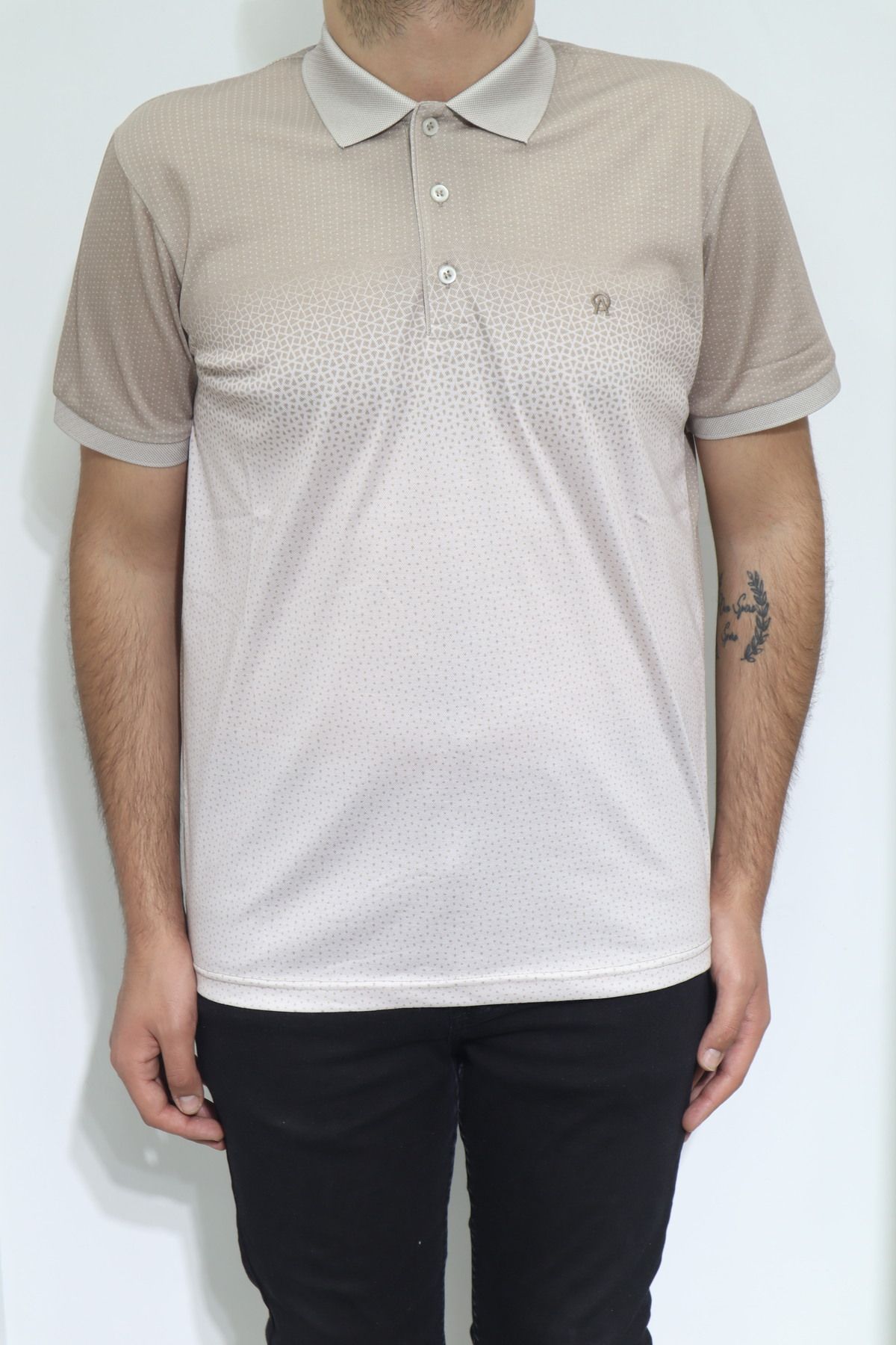 Özhürmet Triko DMC TEKSTİL Erkek Açık Kahve Dijital Baskılı Desenli Klasik Rahat Kalıp Cepsiz Polo Yaka T-Shirt