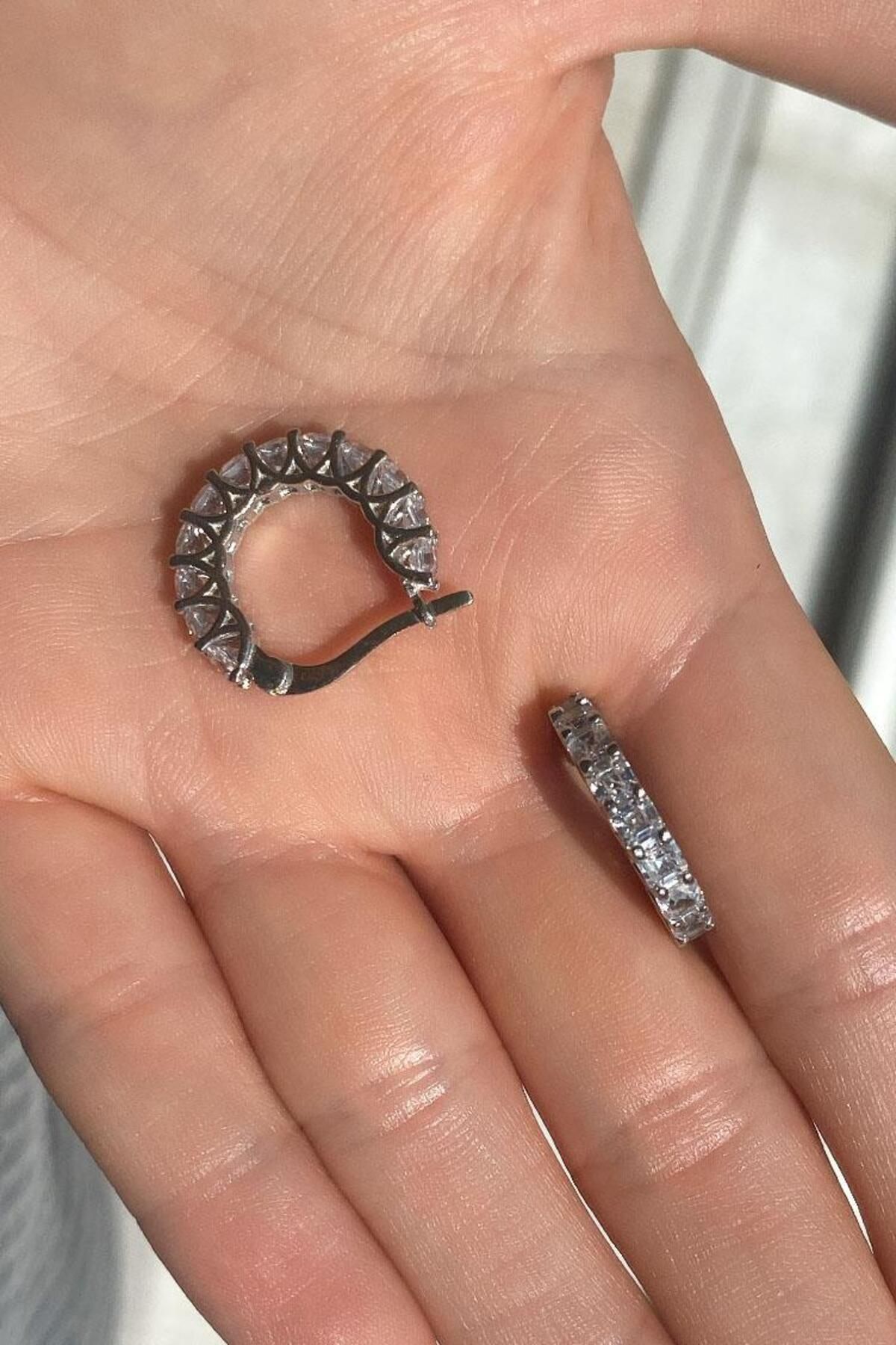 Spossy Silver Jewelry 1.9 cm Taşlı Halka Küpe