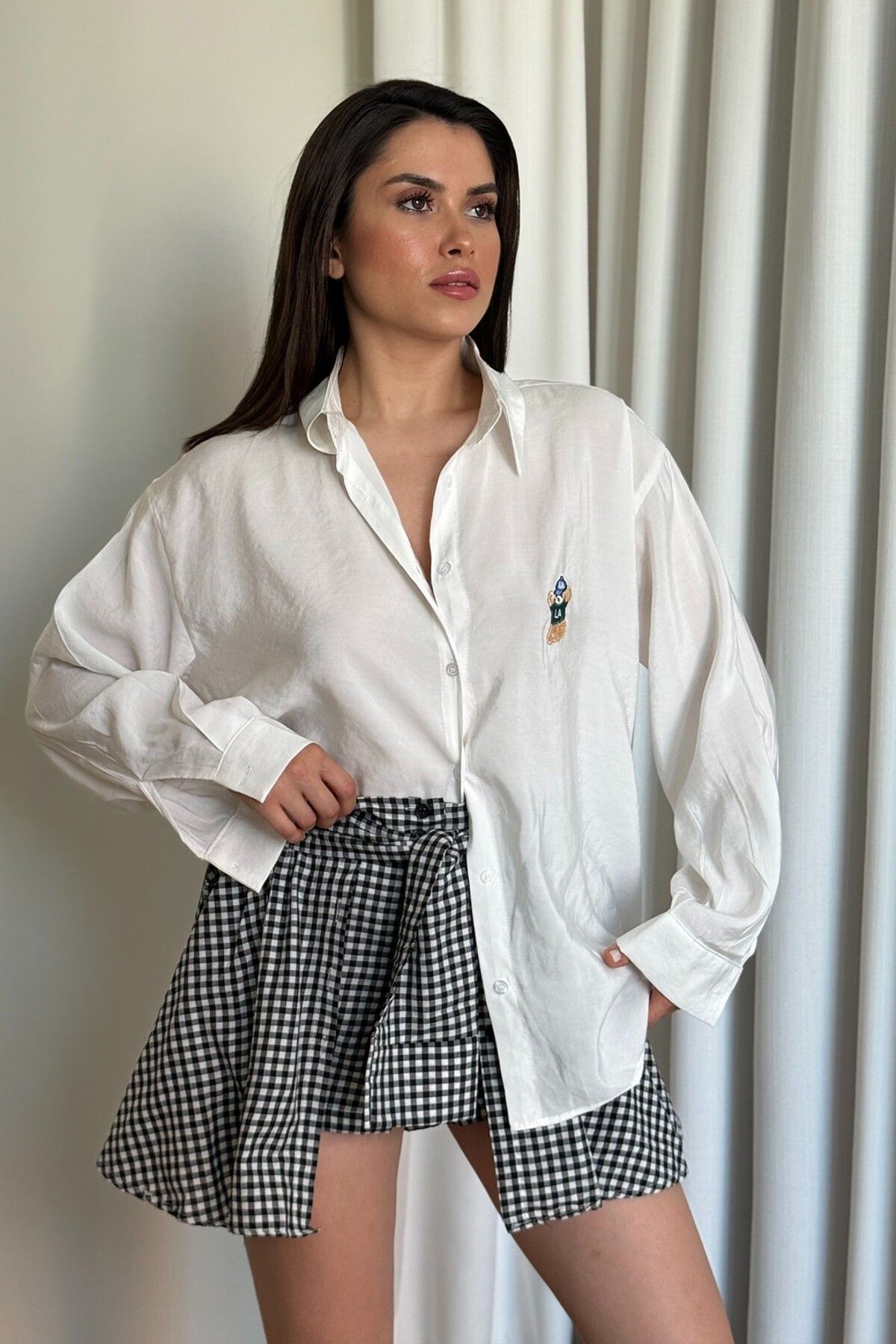 ROUPAS Uzun Kol Beyaz Gömlek Ayıcık Detaylı
