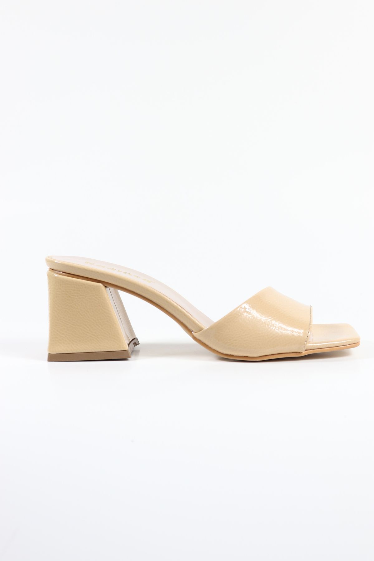 Assortie RENKLİ KALIN TOPUKLU TERLİK 6CM
