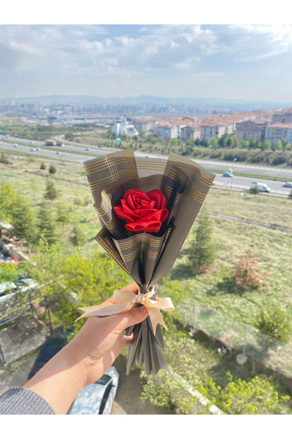 Elioure Kırmızı solmayan gül buketi, sevgiliye özel, şık ve kalıcı çiçek hediye