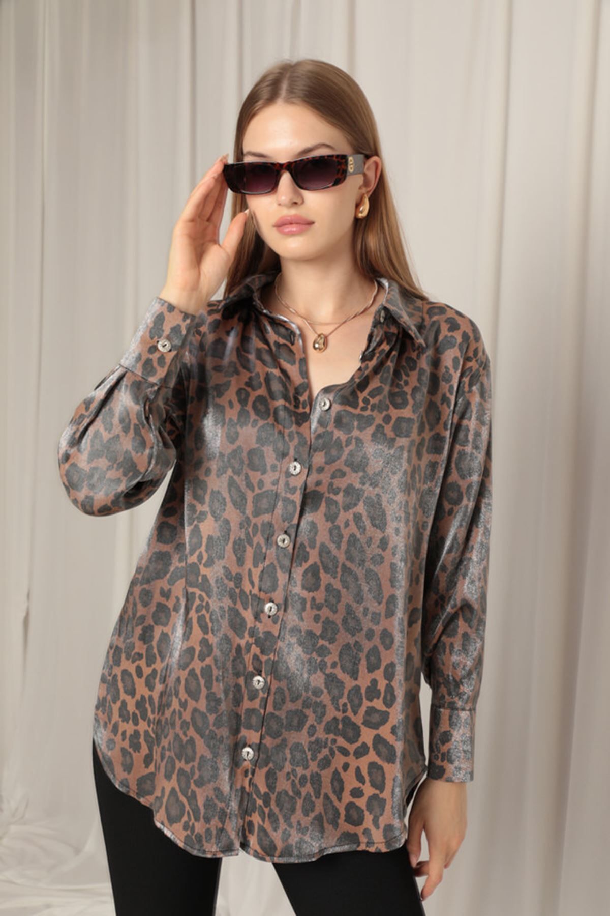 devrialemshoes Parlak Kumaş Kadın Leopar Desen Gömlek-Kahve