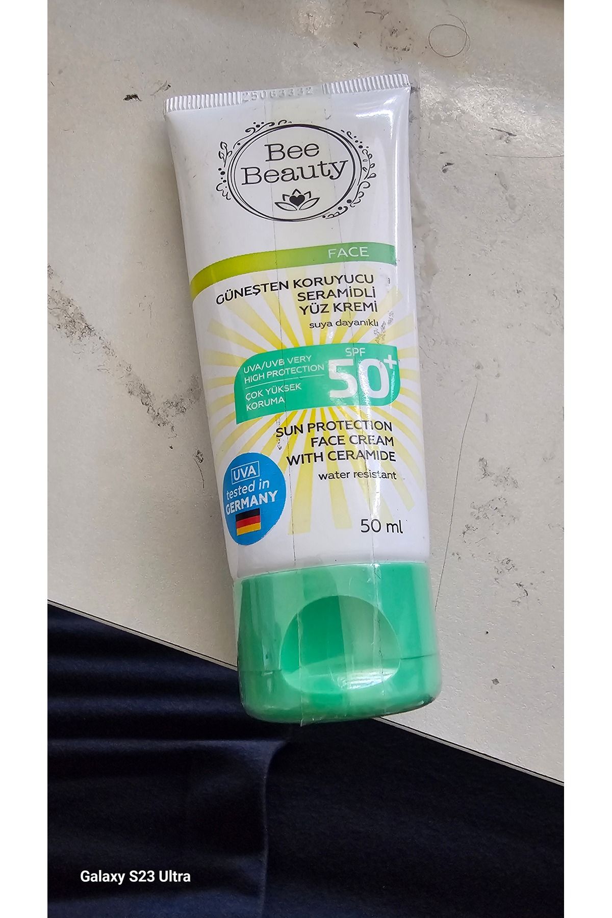 Bee Beauty BEEE BEAUTY GÜNEŞTEN KORUYUCU SERAMİDLİ YÜZ KREMİ