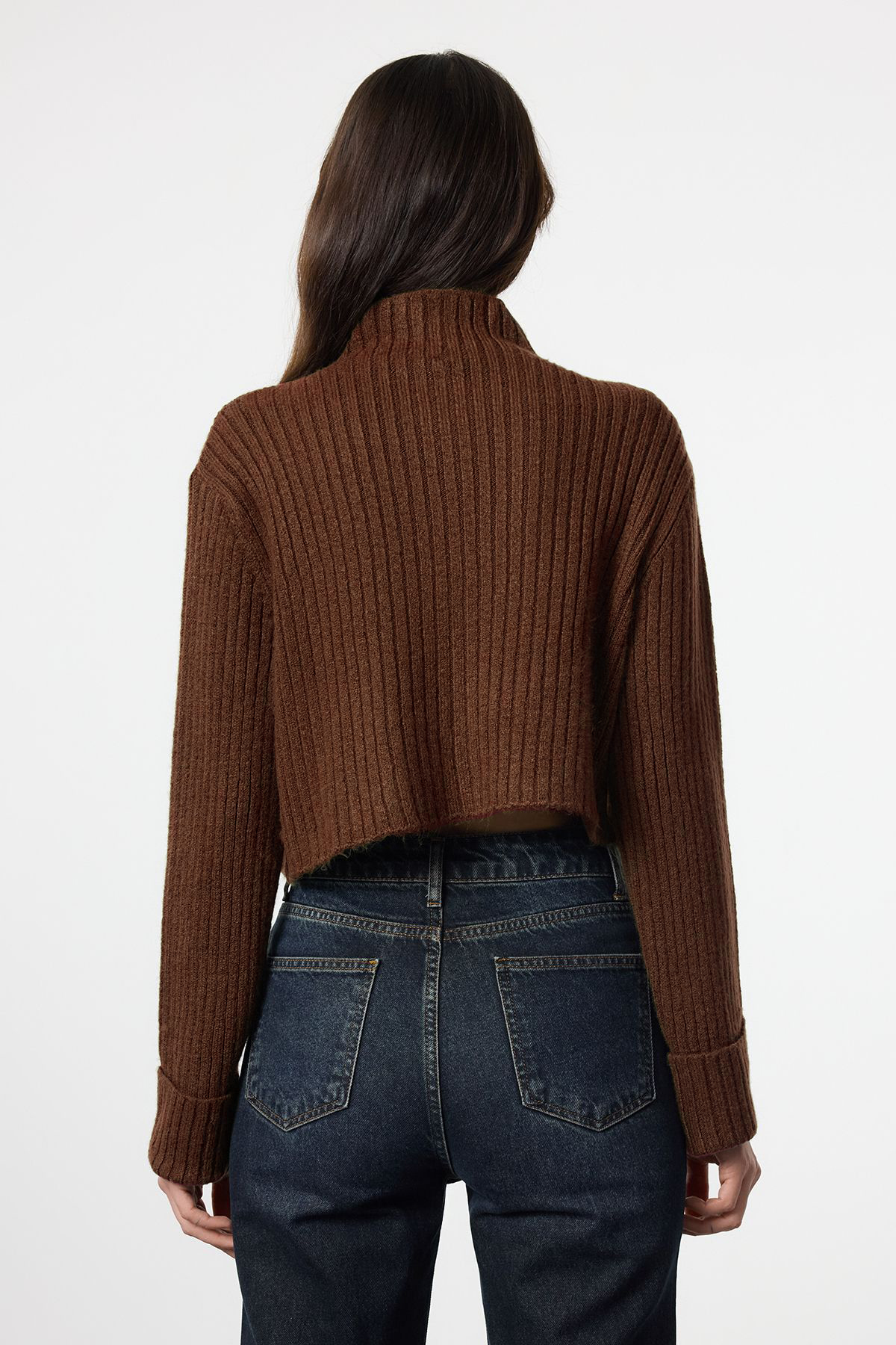 Trendyolmilla  Kahverengi Crop Yumuşak Dokulu Dik Yaka Triko Hırka TWOAW22HI0174 - Görsel 5