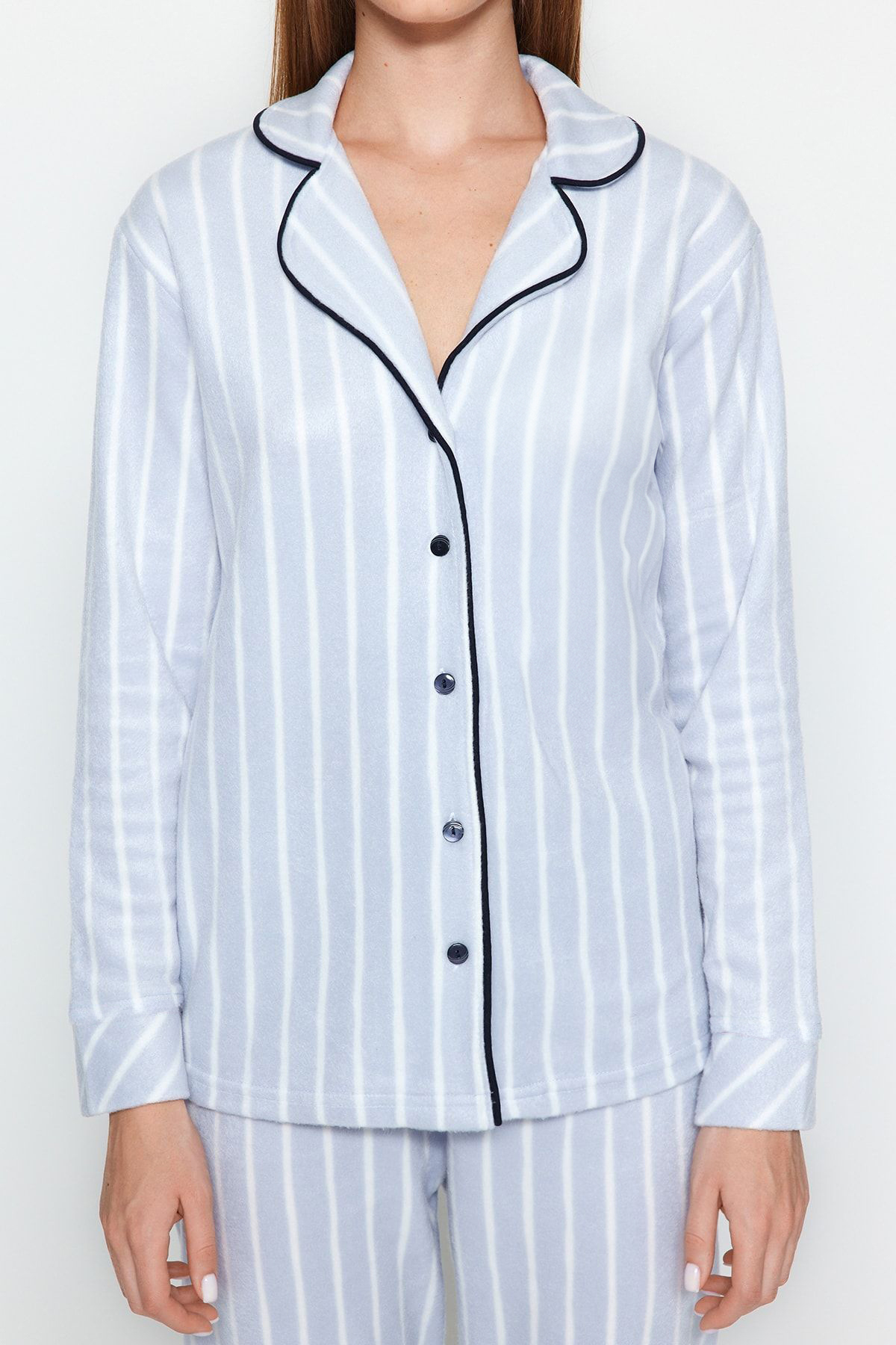 Trendyolmilla  Mavi Çizgili Biye Detaylı Uyku Bantlı Polar Kışlık Örme Pijama Takımı THMAW22PT0360 - Görsel 3