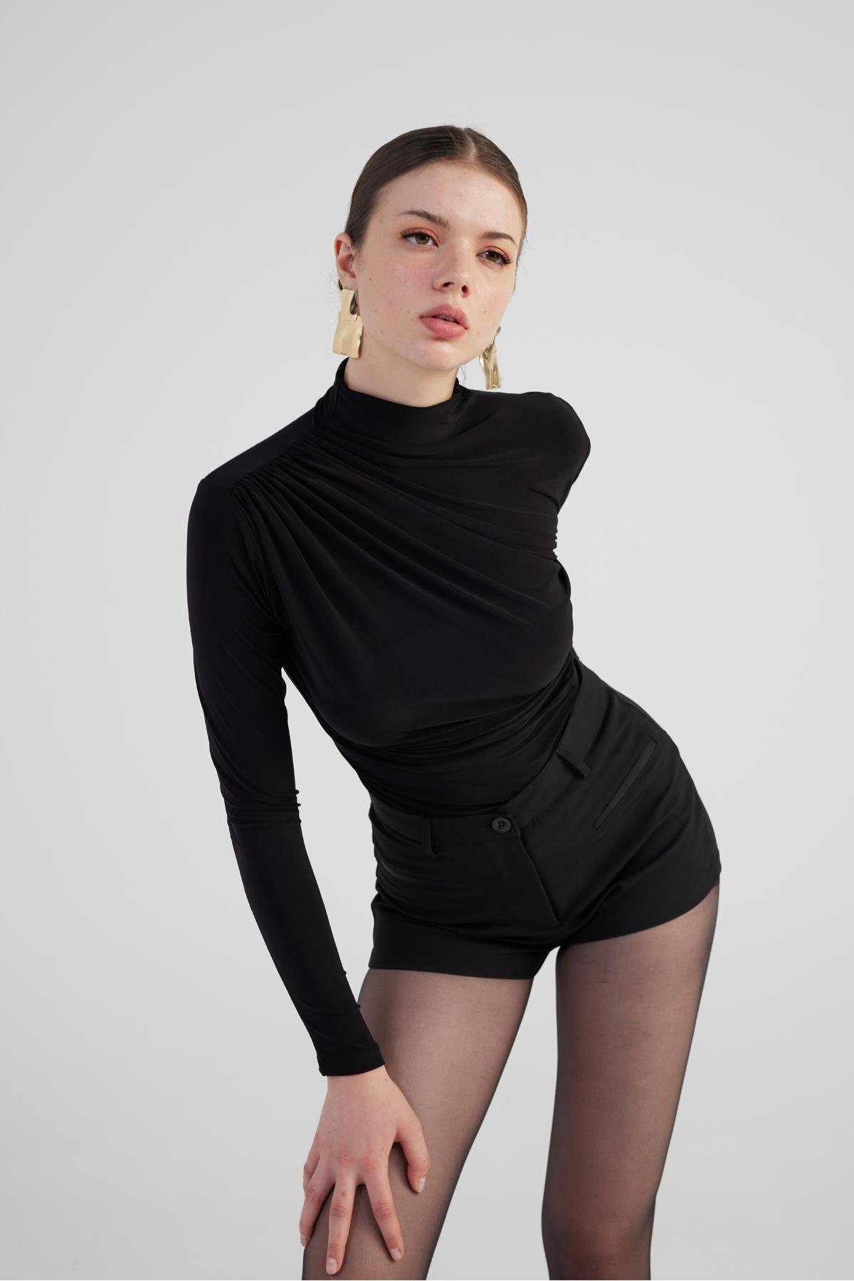 HOLLY LOLLY-Drape Detailed Turtleneck Fables Blouse Black 2