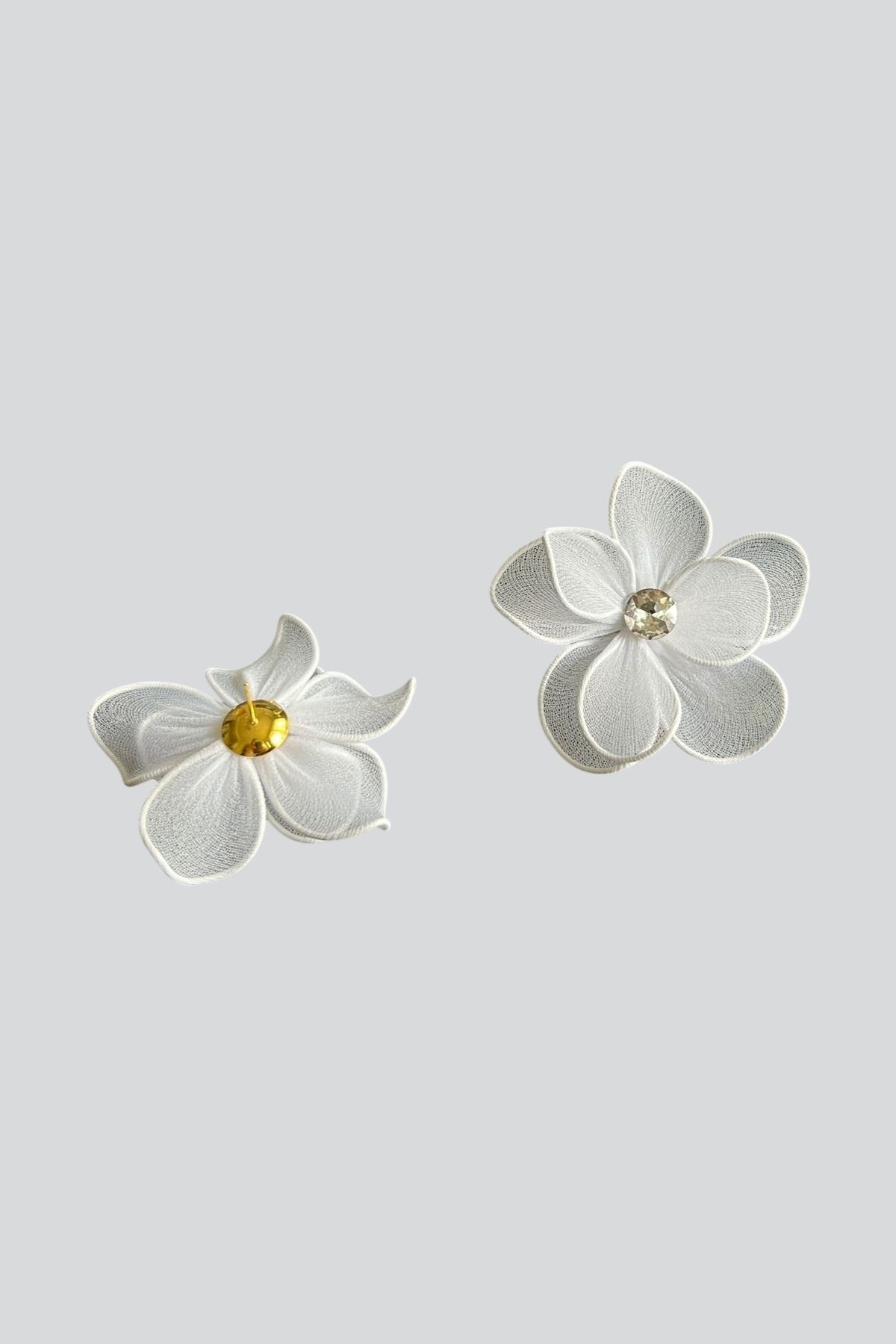 stravis-White Flower Earrings 2