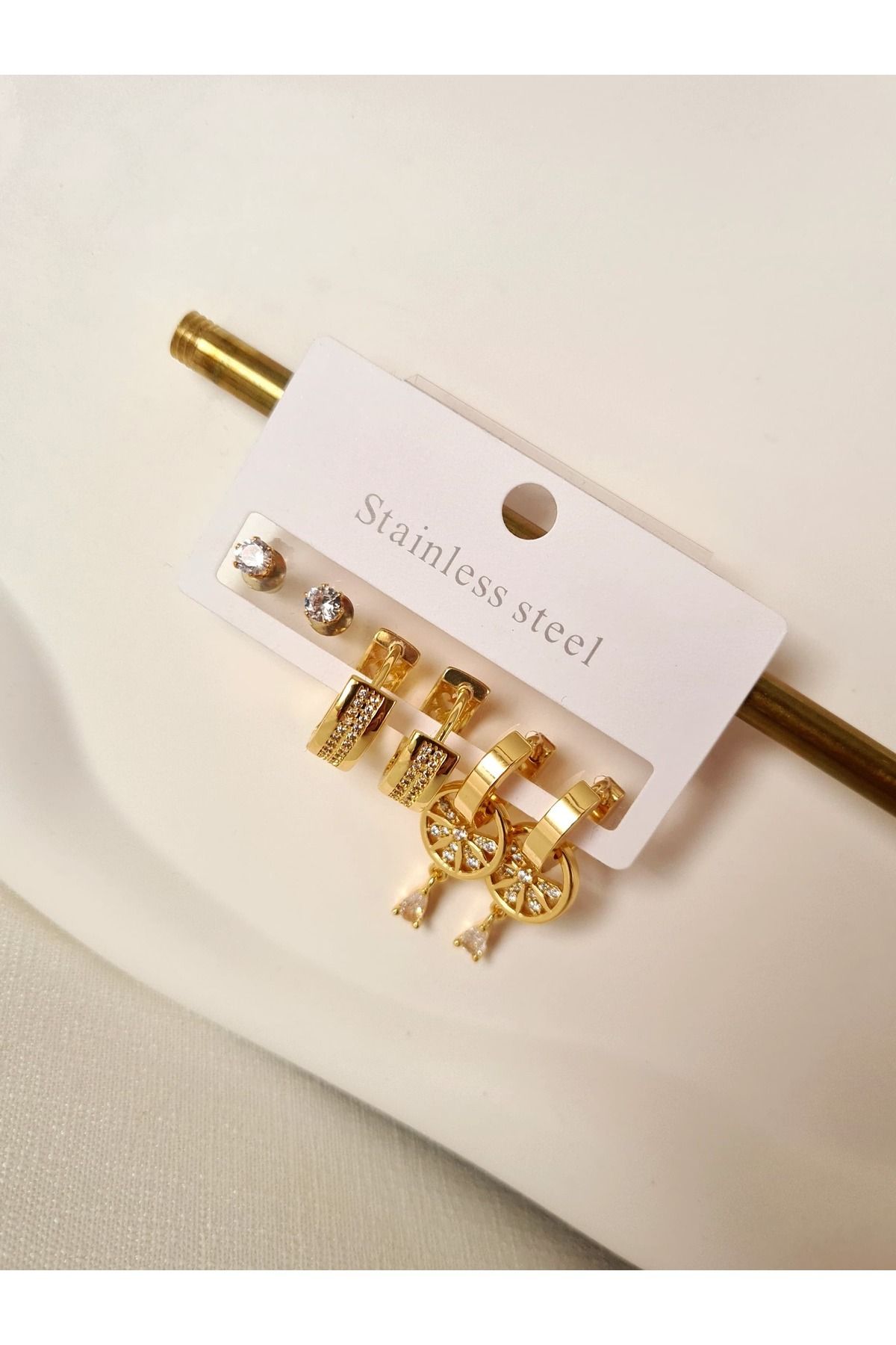 Mirage Design Gold Detaylı Çelik Küpe 05