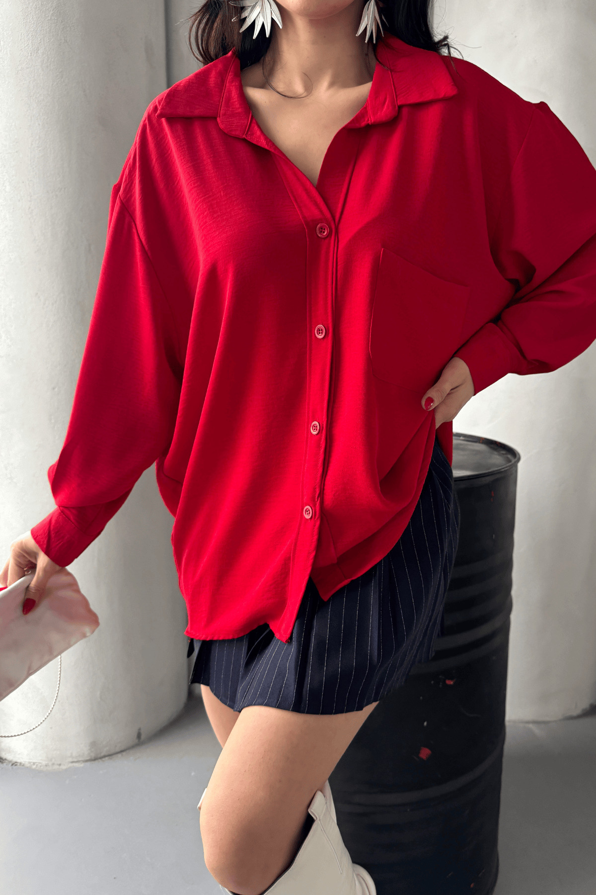 Paw Garage  Kadın Perla Kırmızı Tek Cepli Oversize Gömlek, Geniş Kalıp Gömlek, Aerobin Gömlek - Görsel 3