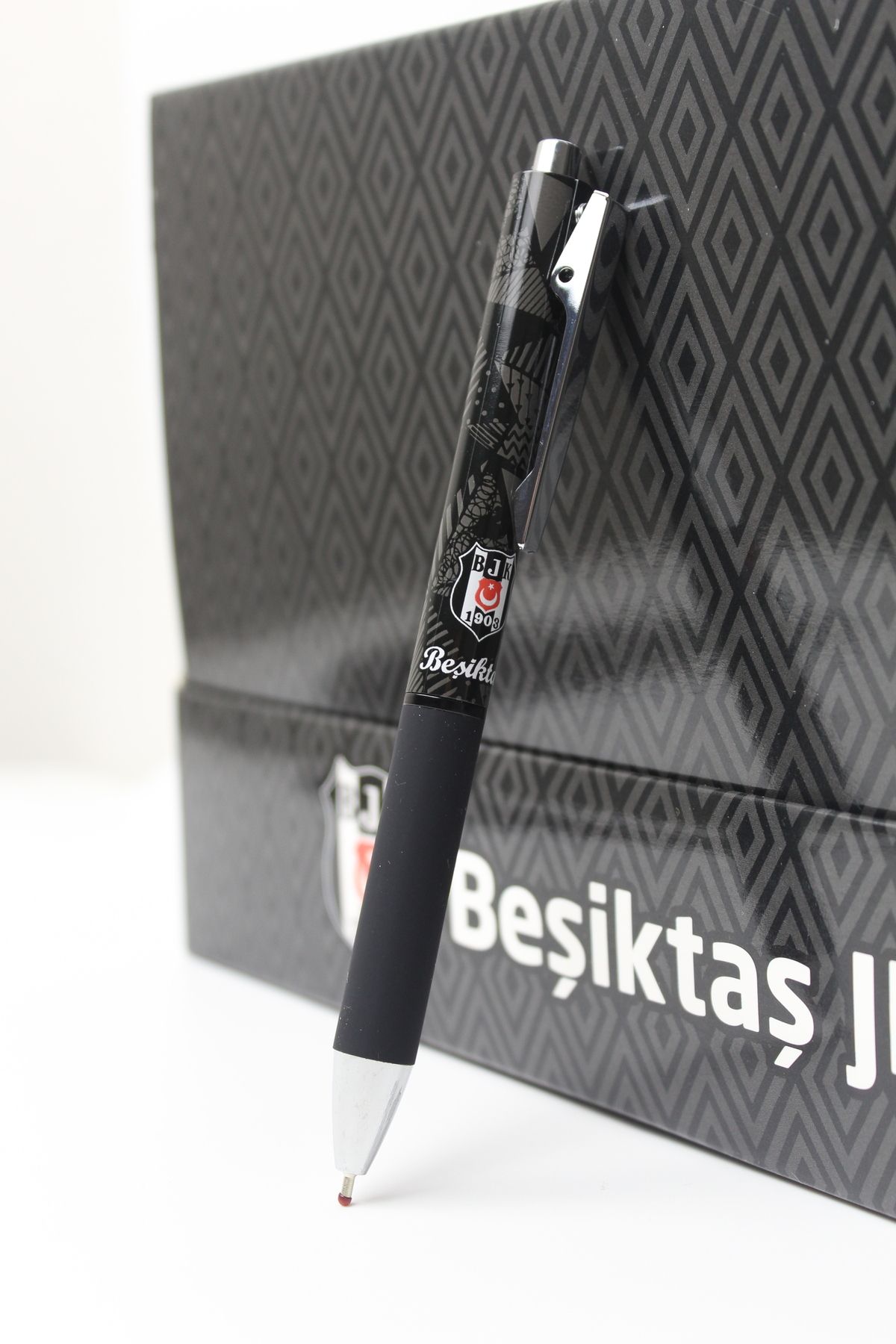 Beşiktaş-Licensing Hybrid Ink Mechanical Ball Point Pen with Refill Nib 2