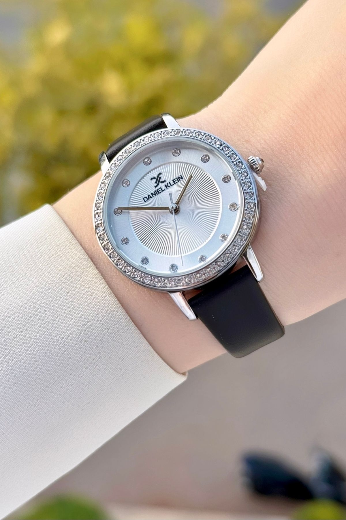 Daniel Klein Silver Renk 24 Ay Garantili Kadın Kol Saati Ve Siyah Renk Deri Kordon