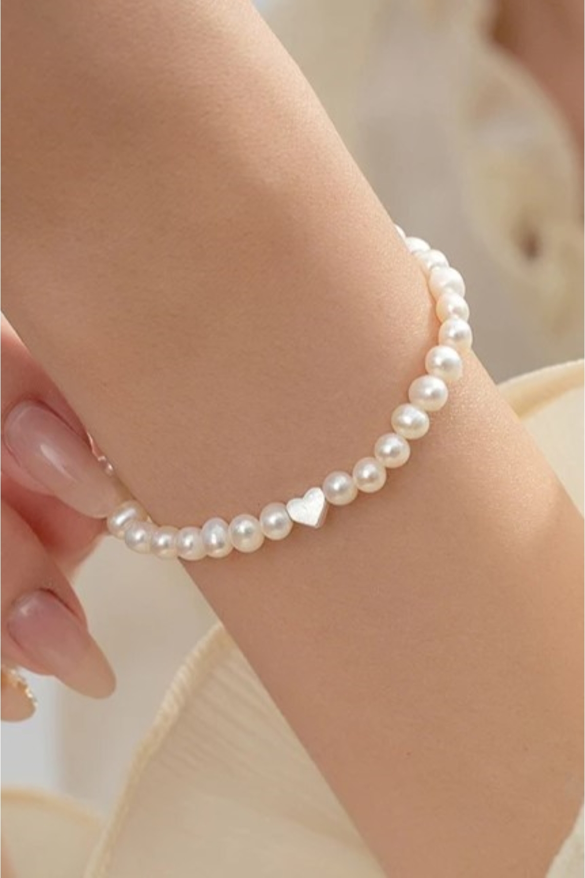 GOLD PLATED ENAMELED HEART SHAPED EYE PRINTED LUCK BRACELET BİL001