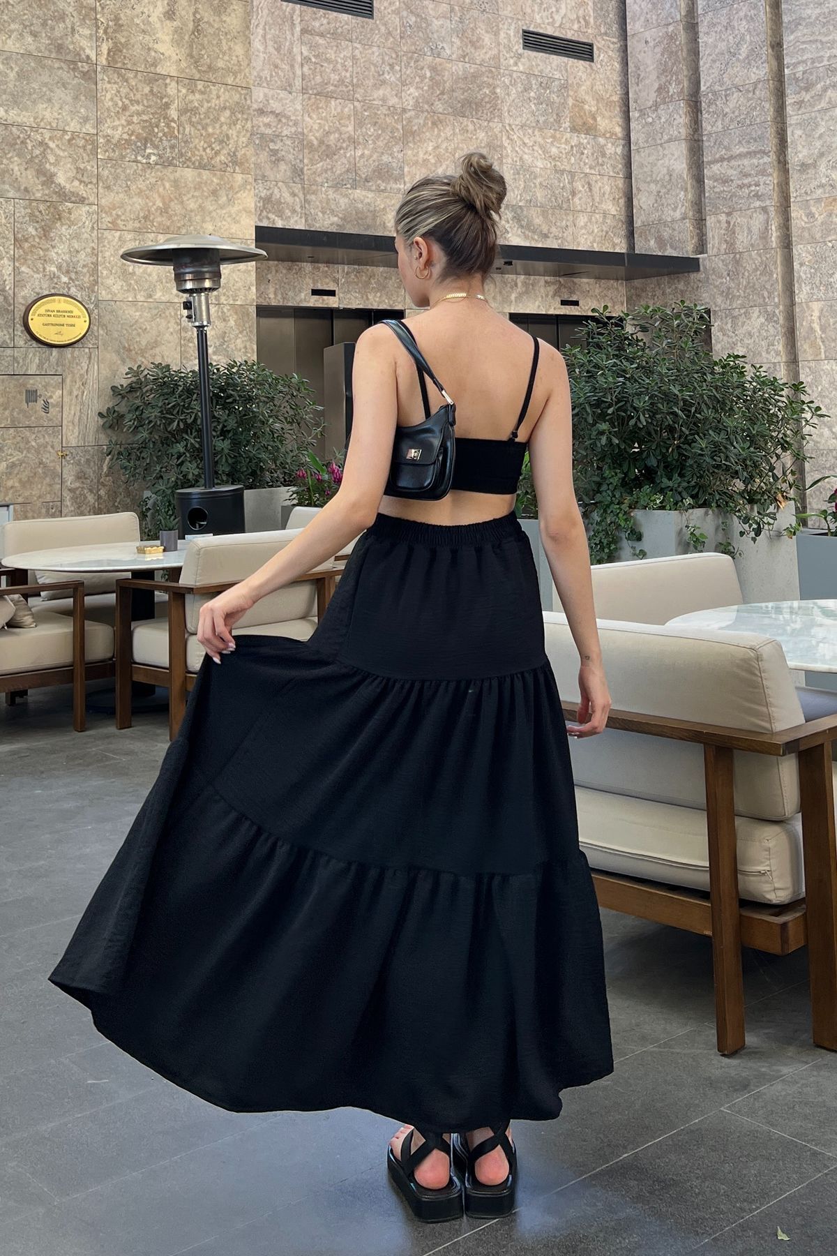 la & vetta-Black Pleated Layered Maxi Skirt 5