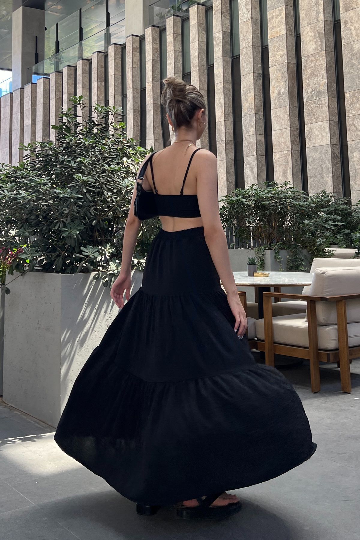 la & vetta-Black Pleated Layered Maxi Skirt 4