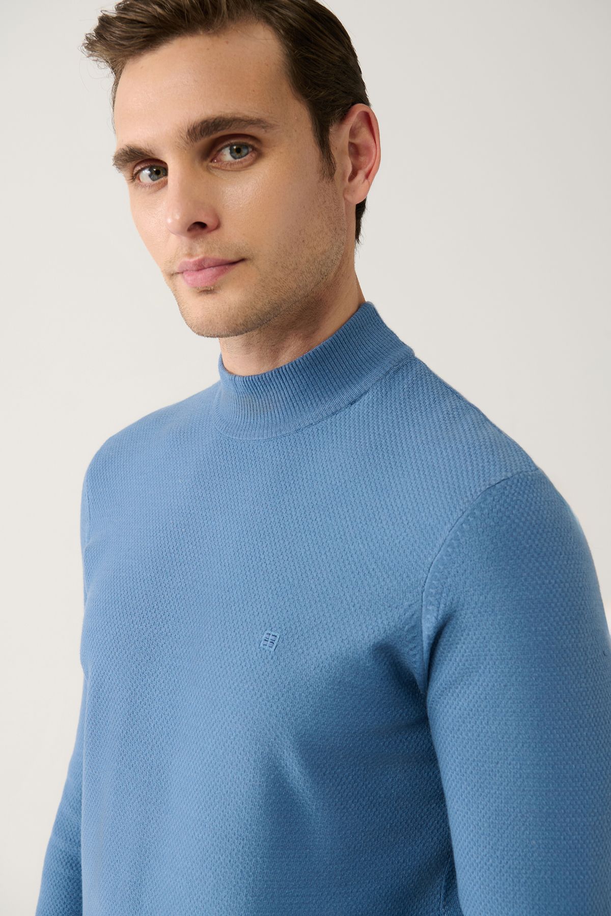 Avva-Blauer Strickpullover mit halbem Rollkragenpullover und strukturiertem Kragen für Herren A32y5166 2
