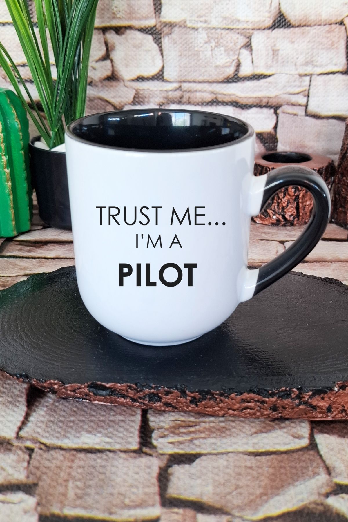 qoeuyl boutique Trust Me I'm A Pilot Baskılı İçi ve Kulpu Siyah Renkli Premium Kupa Bardak