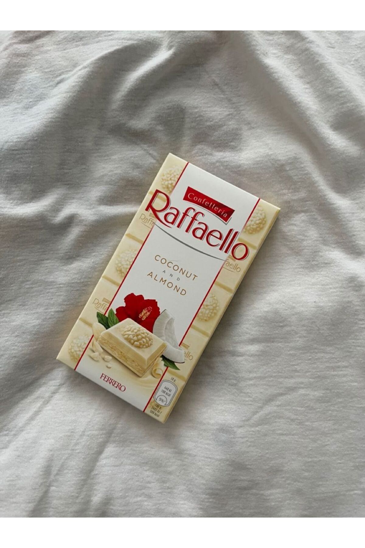 Ferrero Raffaello Coconut Almond Cream Chocolate 90gr