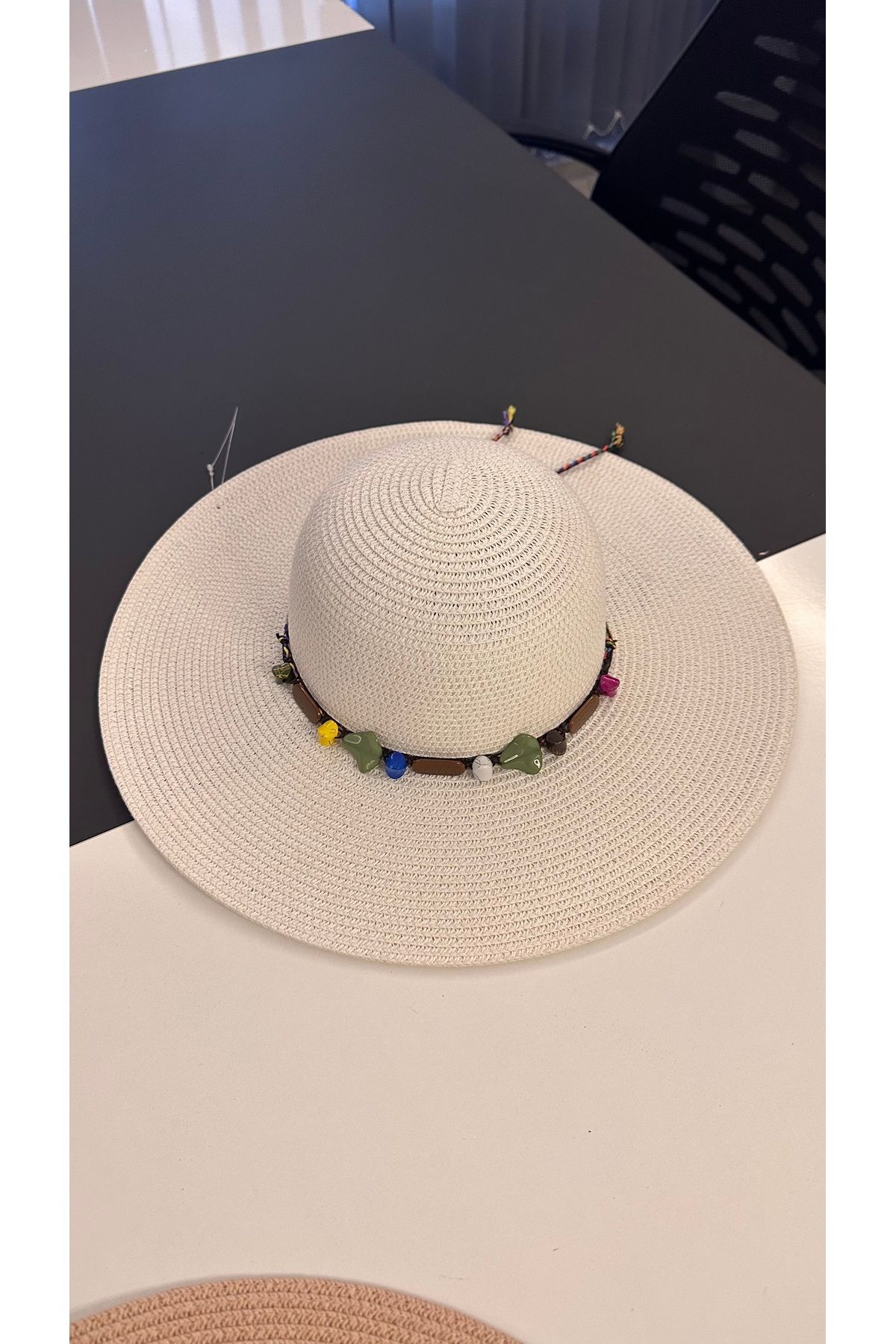 Store Boncuk Detaylı Hasır Şapka