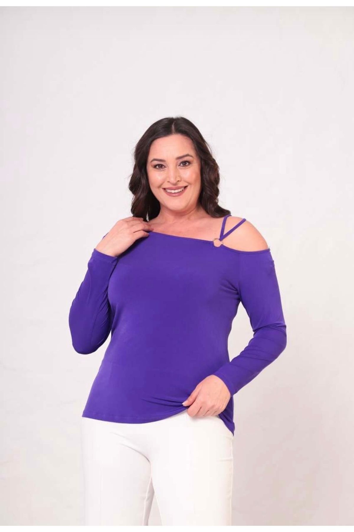 BRUGGE GAMZE MODA BUTİK BÜYÜK BEDEN HALKA DETAYLI BLUZ
