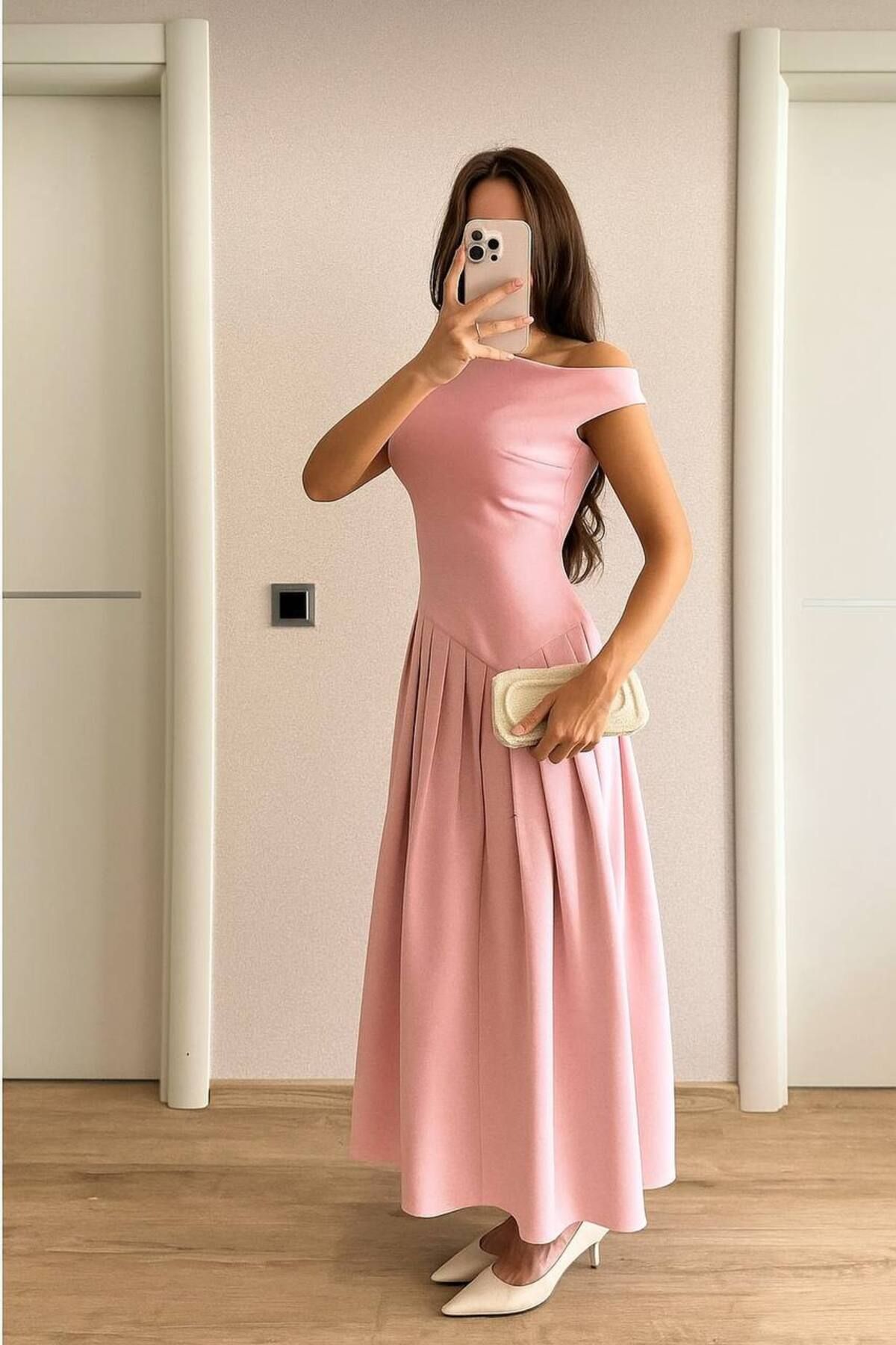 Ahzem Collection Tasarım Kayık Yaka Pileli Midi Boy Elbise